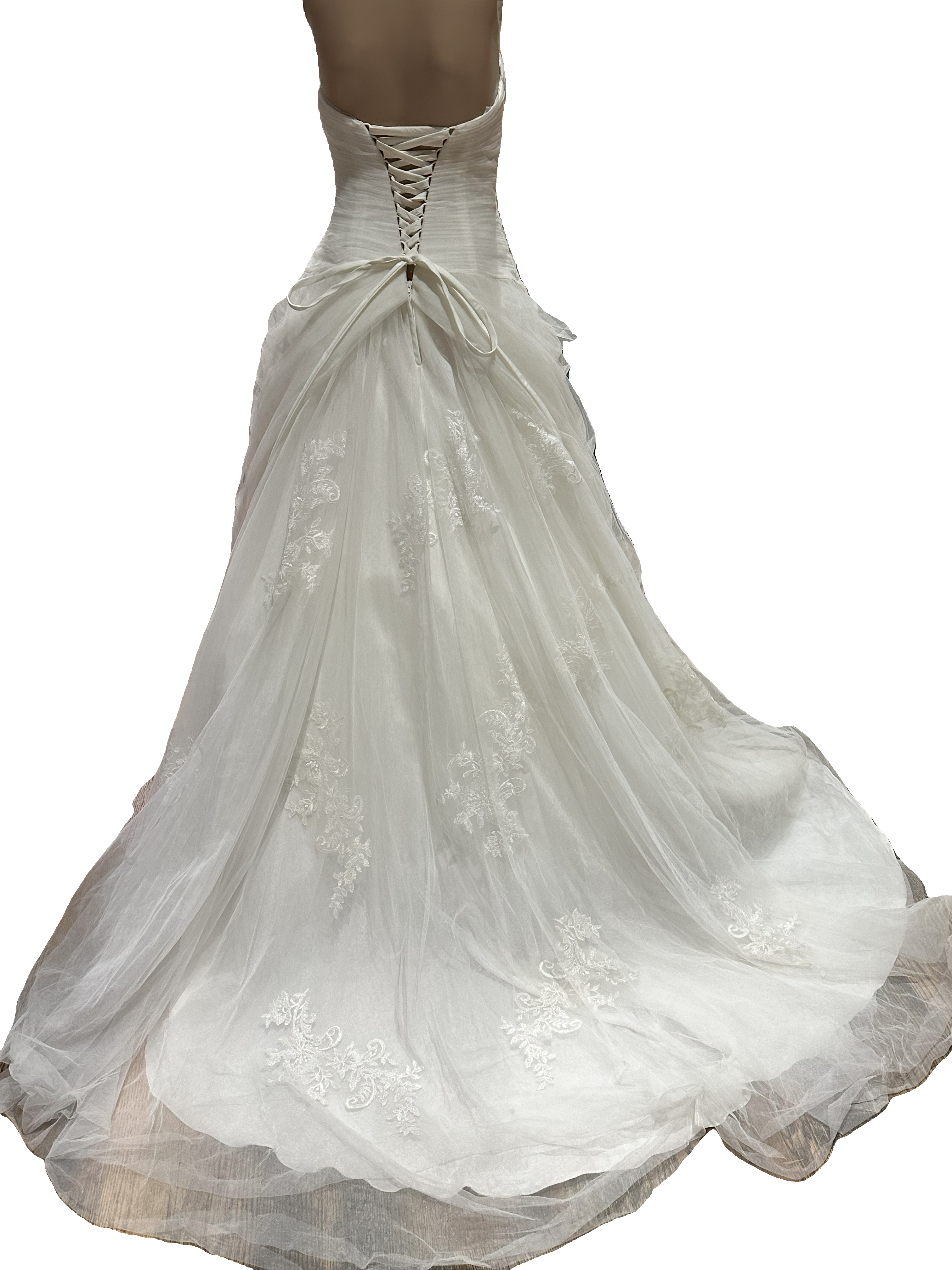 David’s Bridal Princess-Style Ball Gown with a Sweetheart Neckline- SIZE 6