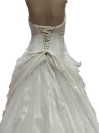 David’s Bridal Princess-Style Ball Gown with a Sweetheart Neckline- SIZE 6