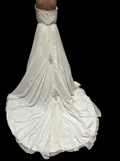 Rhiannon A-Line Strapless Sweetheart Wedding Dress/ SIZE 4