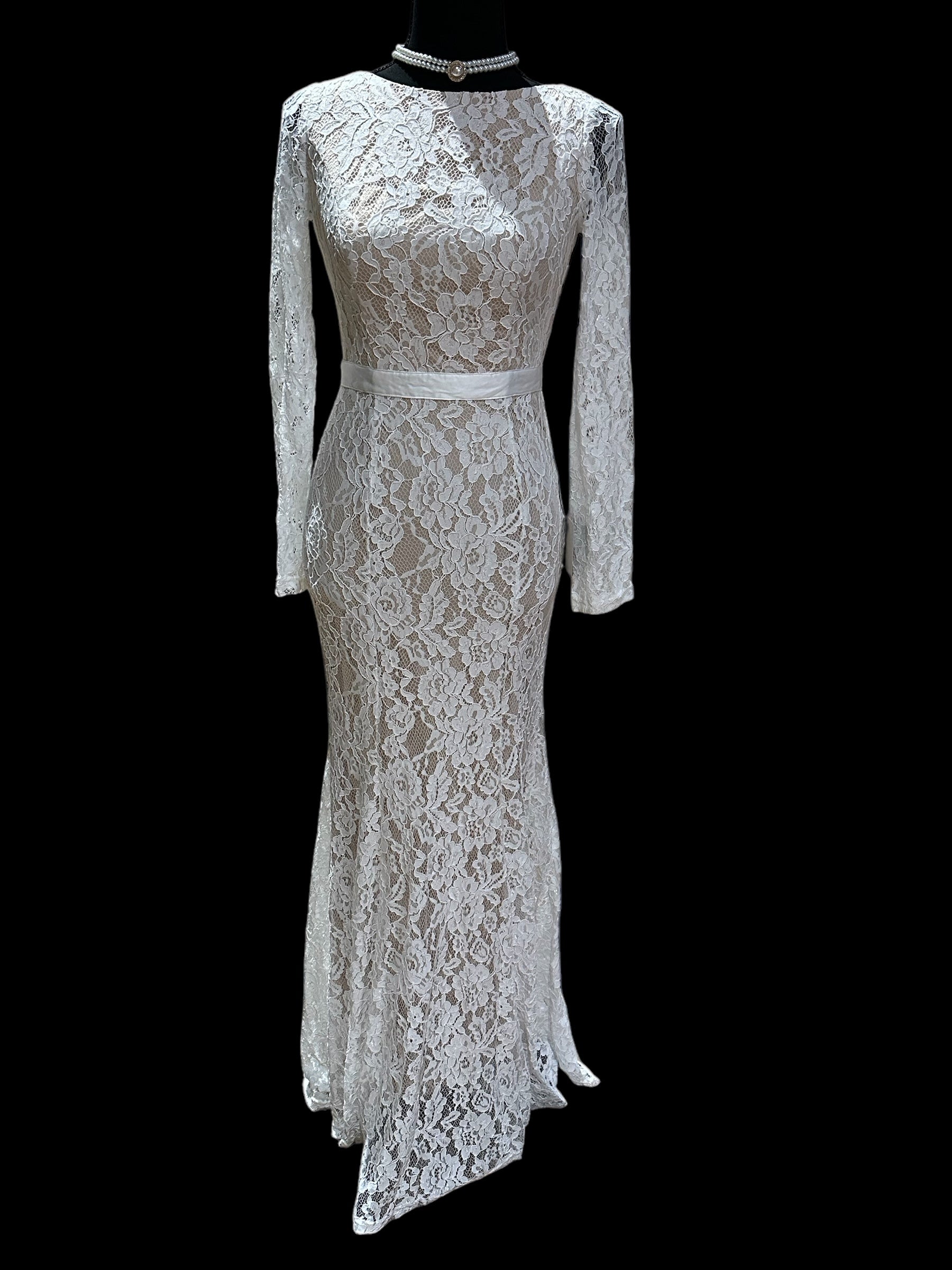 Lulus Sheath-Style Wedding Gown with Long Sleeves and Elegant Floral Lace Accents/ SIZE 2