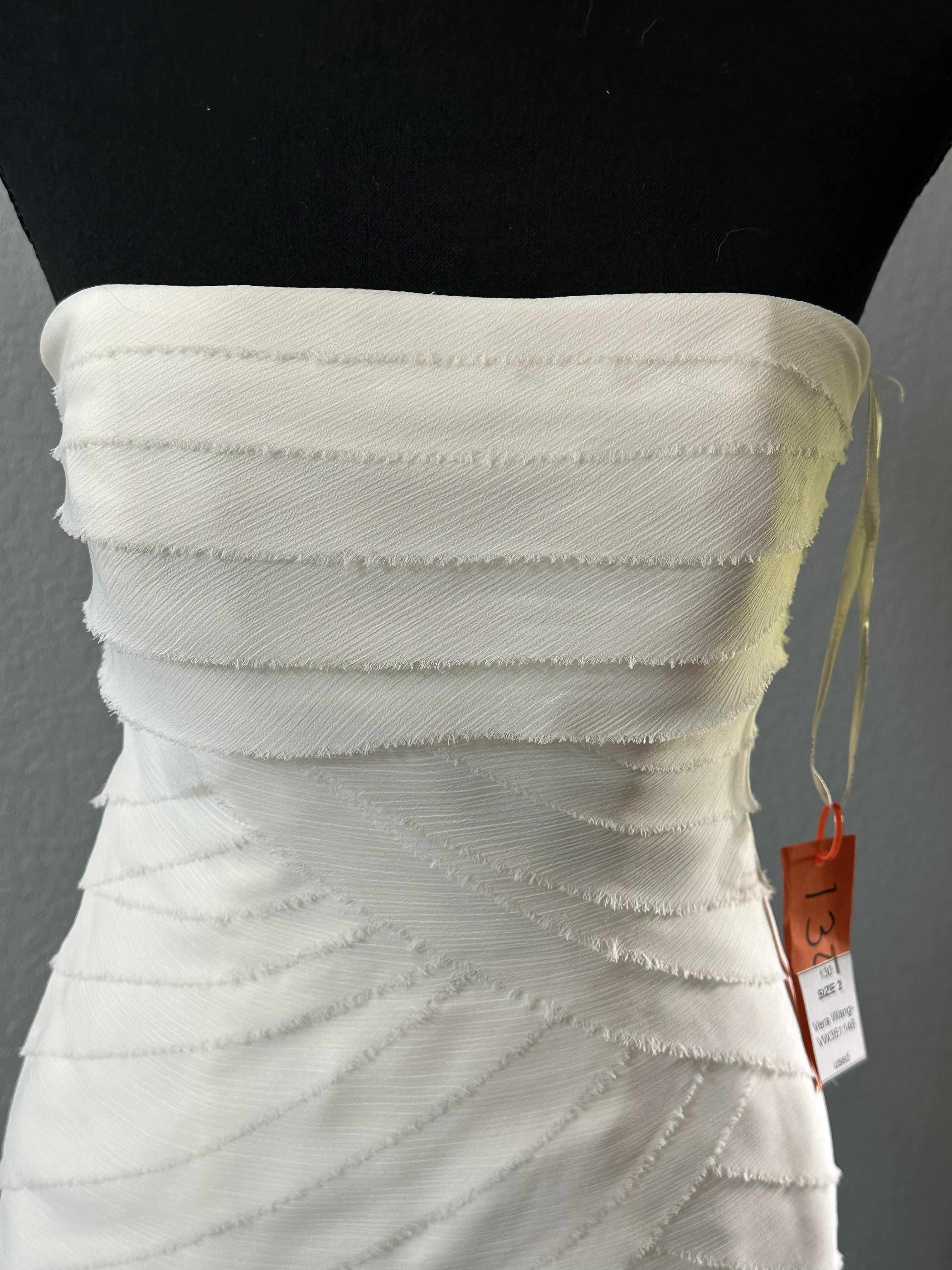 Vera Wang Fitted Sheath Trumpet Style Vintage-Inspired Wedding Gown/ SIZE 2