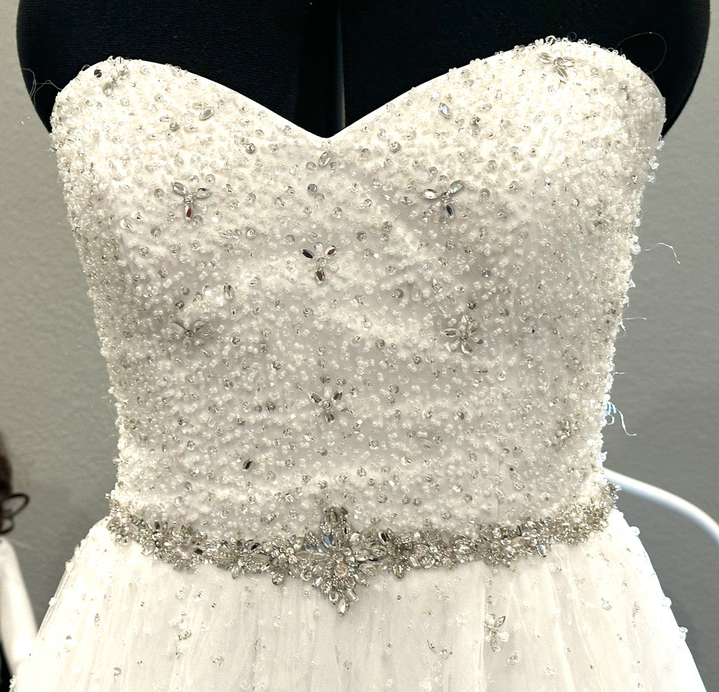 Alfred Angelo Princess Ballgown Wedding Dress | Strapless Sweetheart Tulle Bridal Gown with Beaded Bodice SIZE 10