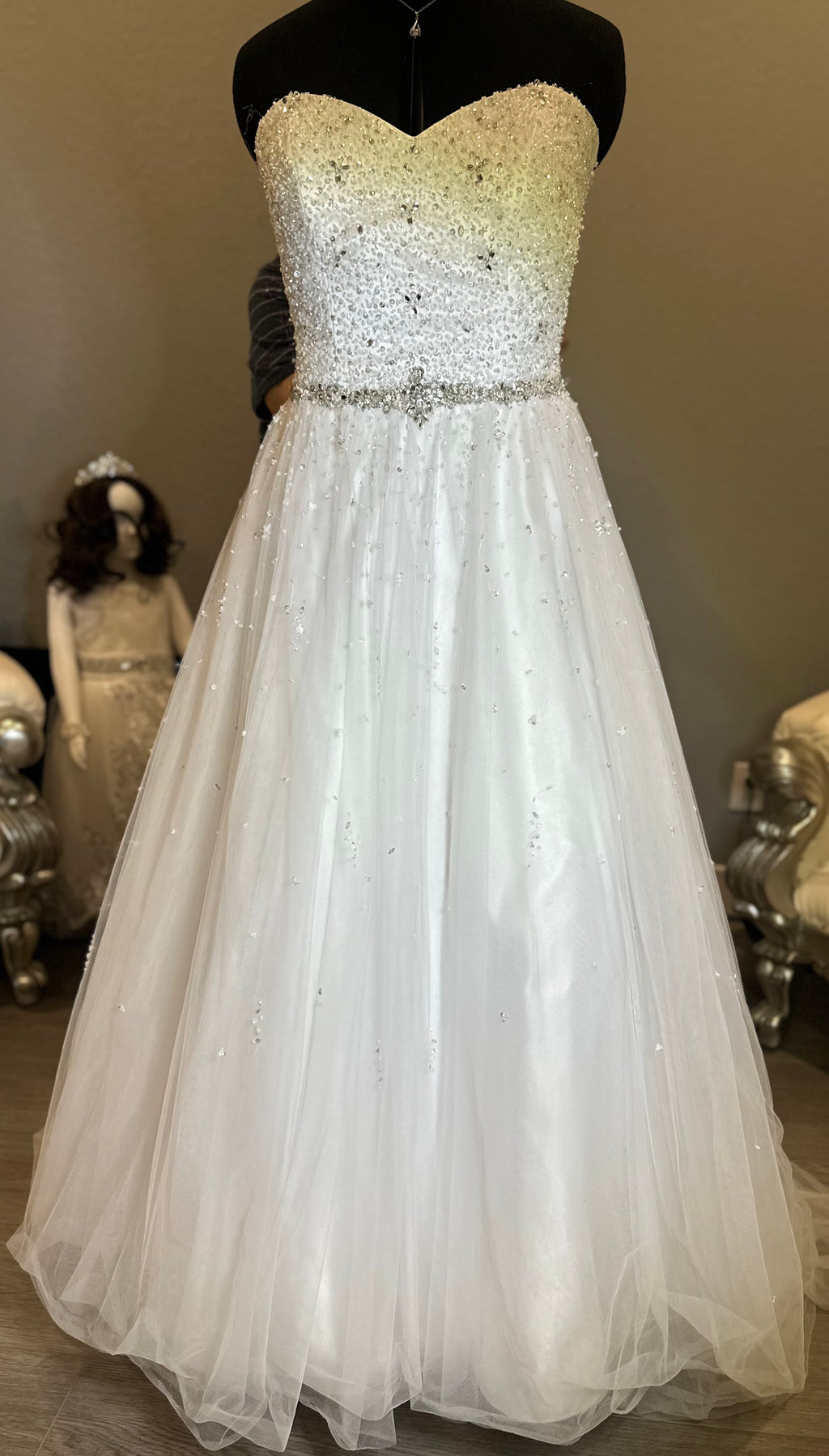 Alfred Angelo Princess Ballgown Wedding Dress | Strapless Sweetheart Tulle Bridal Gown with Beaded Bodice SIZE 10