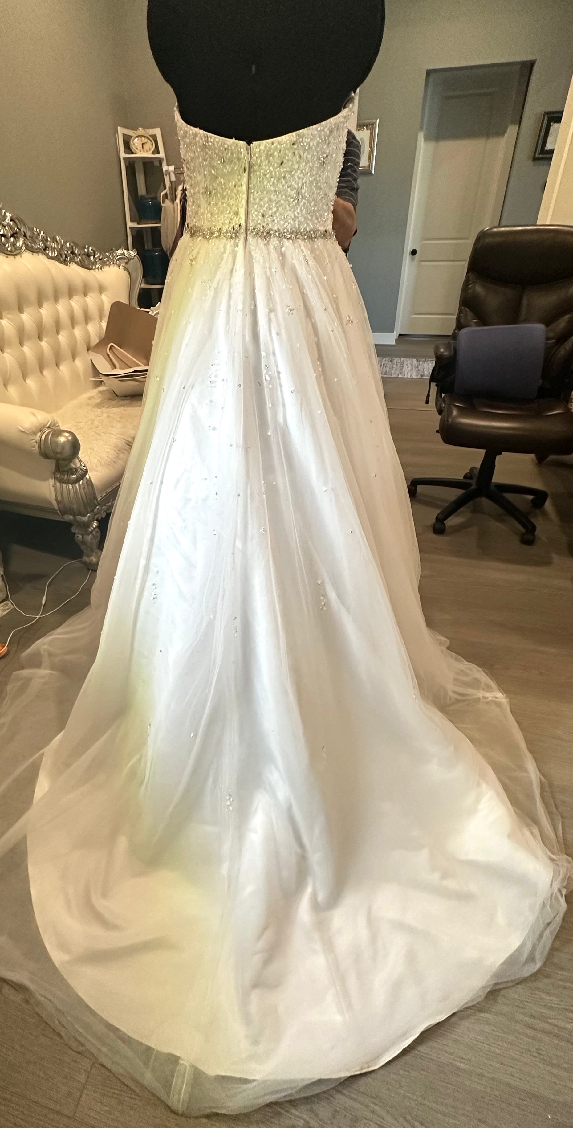 Alfred Angelo Princess Ballgown Wedding Dress | Strapless Sweetheart Tulle Bridal Gown with Beaded Bodice SIZE 10