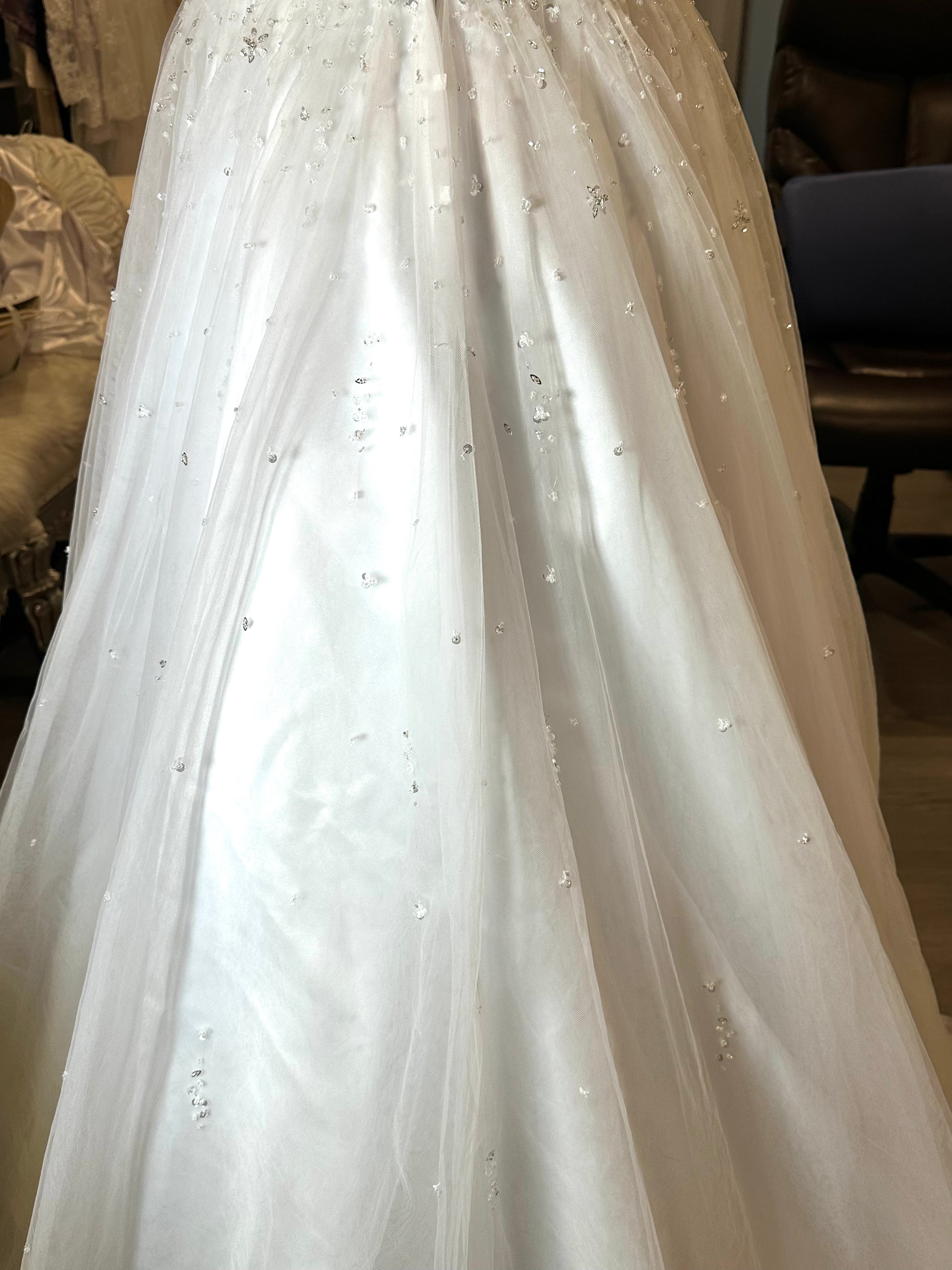 Alfred Angelo Princess Ballgown Wedding Dress | Strapless Sweetheart Tulle Bridal Gown with Beaded Bodice SIZE 10