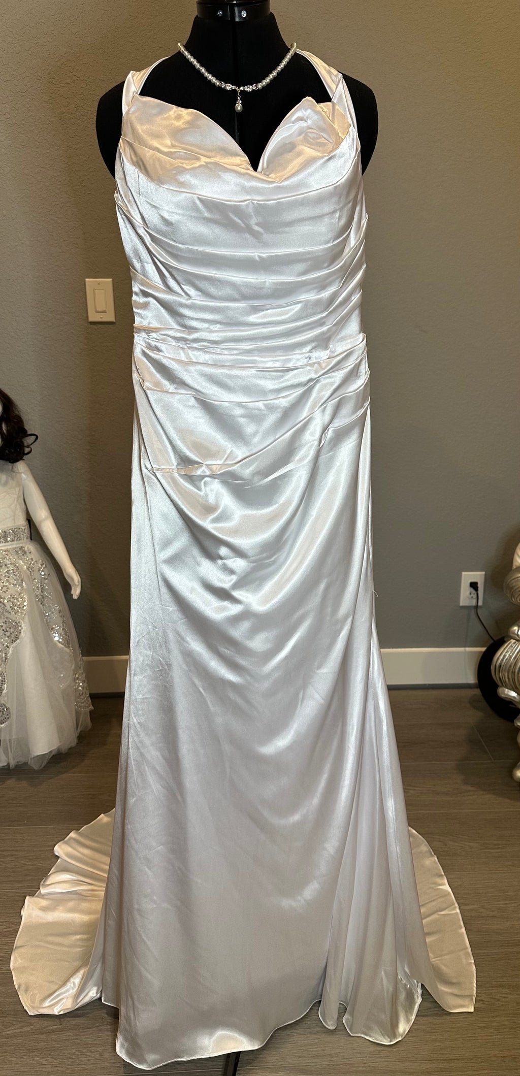 Custom made Elegant Satin Mermaid Wedding Dress with Ruched Bodice & Cap Sleeves | Vintage-Inspired Bridal Gown SIZE 10