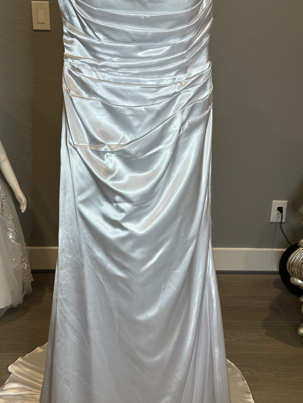 Custom made Elegant Satin Mermaid Wedding Dress with Ruched Bodice & Cap Sleeves | Vintage-Inspired Bridal Gown SIZE 10