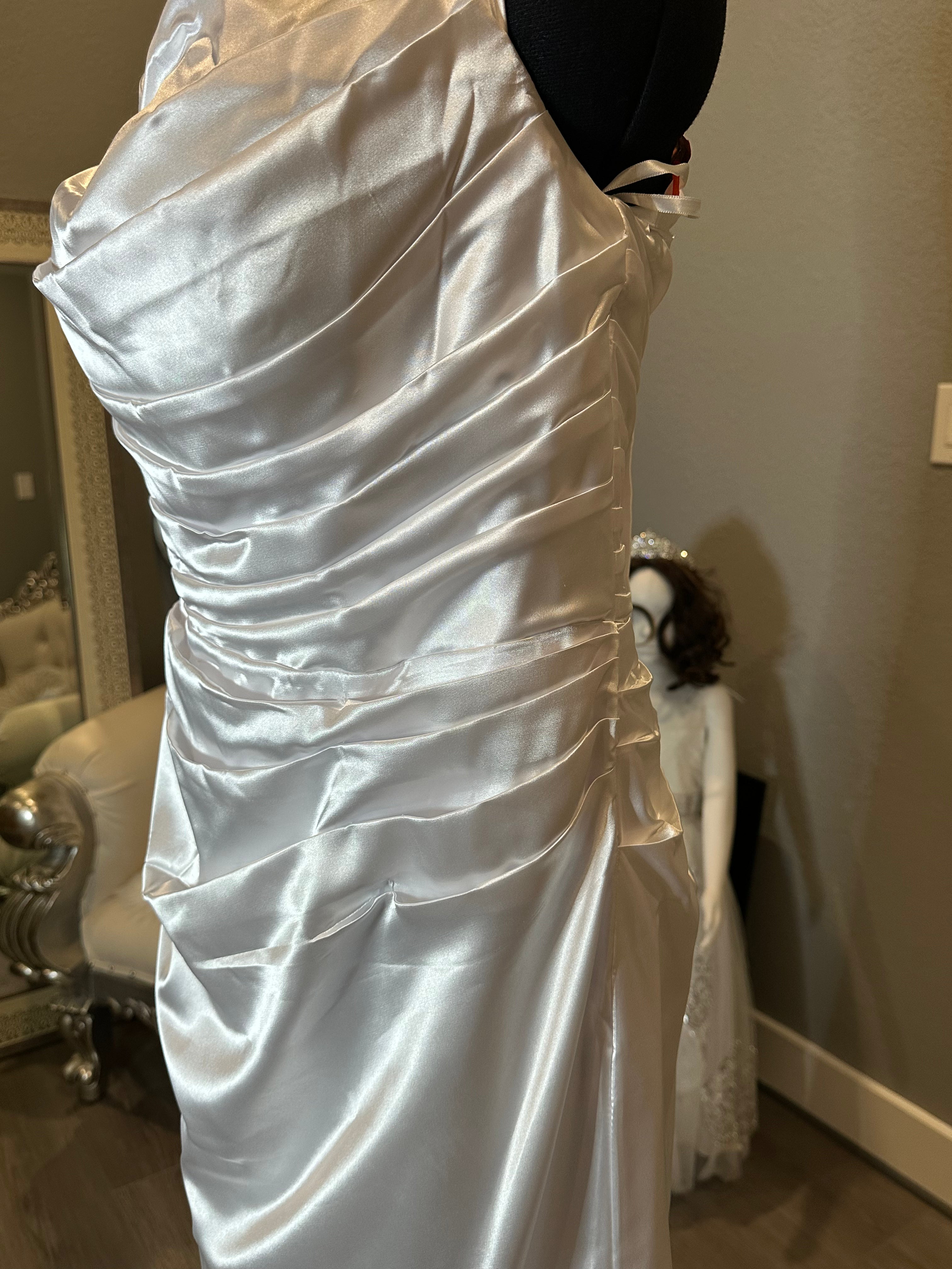 Custom made Elegant Satin Mermaid Wedding Dress with Ruched Bodice & Cap Sleeves | Vintage-Inspired Bridal Gown SIZE 10