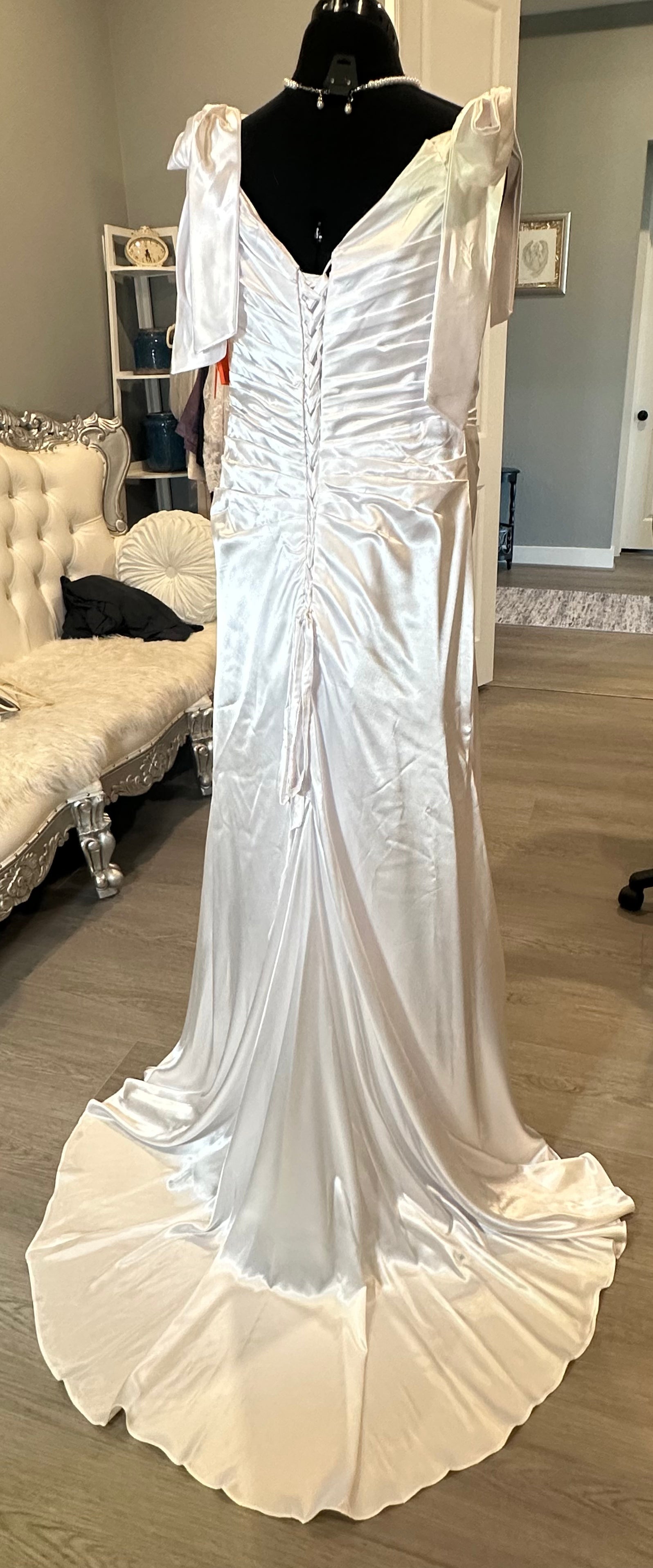 Custom made Elegant Satin Mermaid Wedding Dress with Ruched Bodice & Cap Sleeves | Vintage-Inspired Bridal Gown SIZE 10