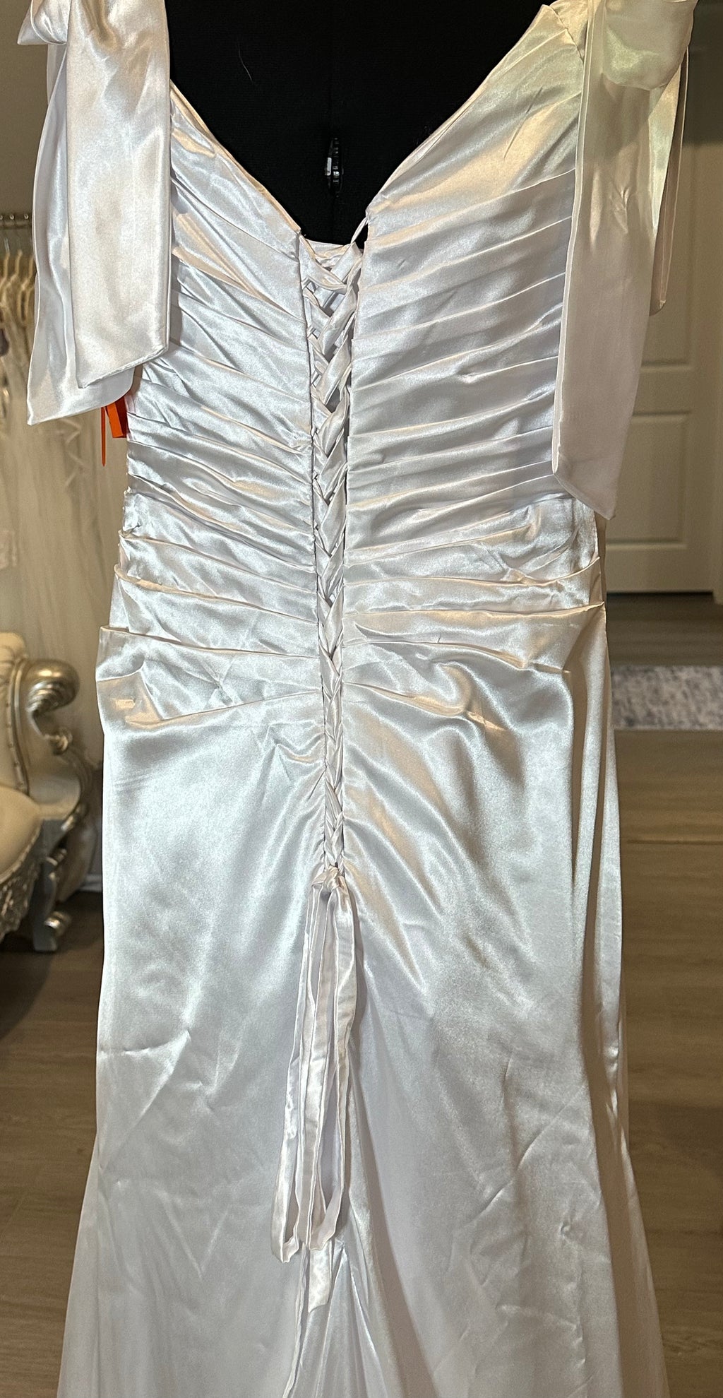 Custom made Elegant Satin Mermaid Wedding Dress with Ruched Bodice & Cap Sleeves | Vintage-Inspired Bridal Gown SIZE 10
