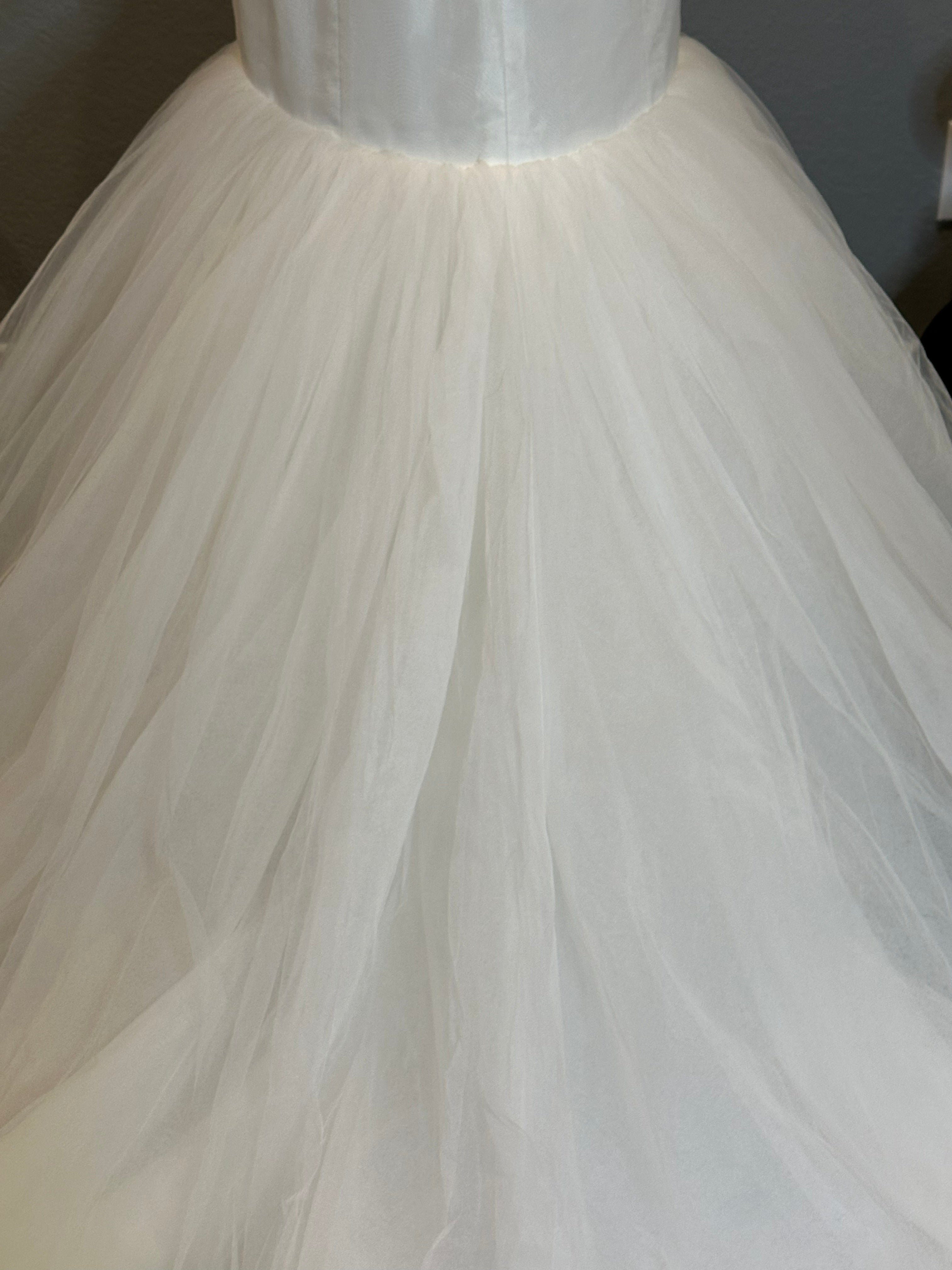Simone Carvalli Elegant Mermaid Wedding Dress with Beaded Ruched Bodice & Tulle Skirt Train SIZE 12