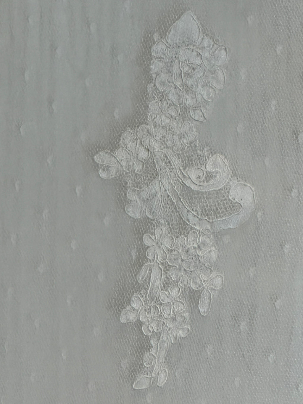 La Sposa Pronovias Lace A-Line Wedding Dress w/ Straight Neckline, Button Back & Chapel Train SIZE 14
