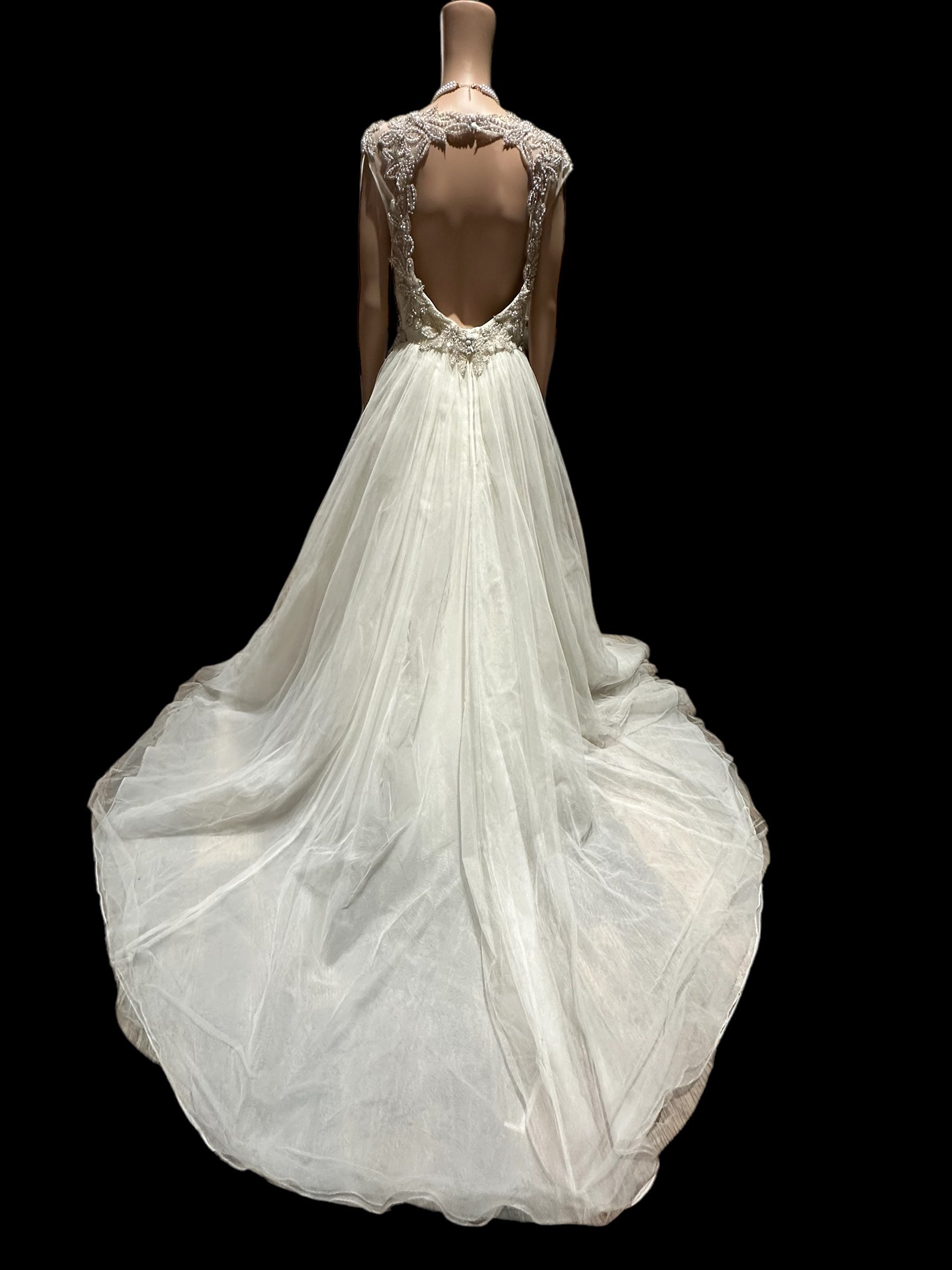 Blue by Enzoani Halifax A-Line Tulle Wedding Dress w/ Beaded Cap Sleeves & Open Back SIZE 8