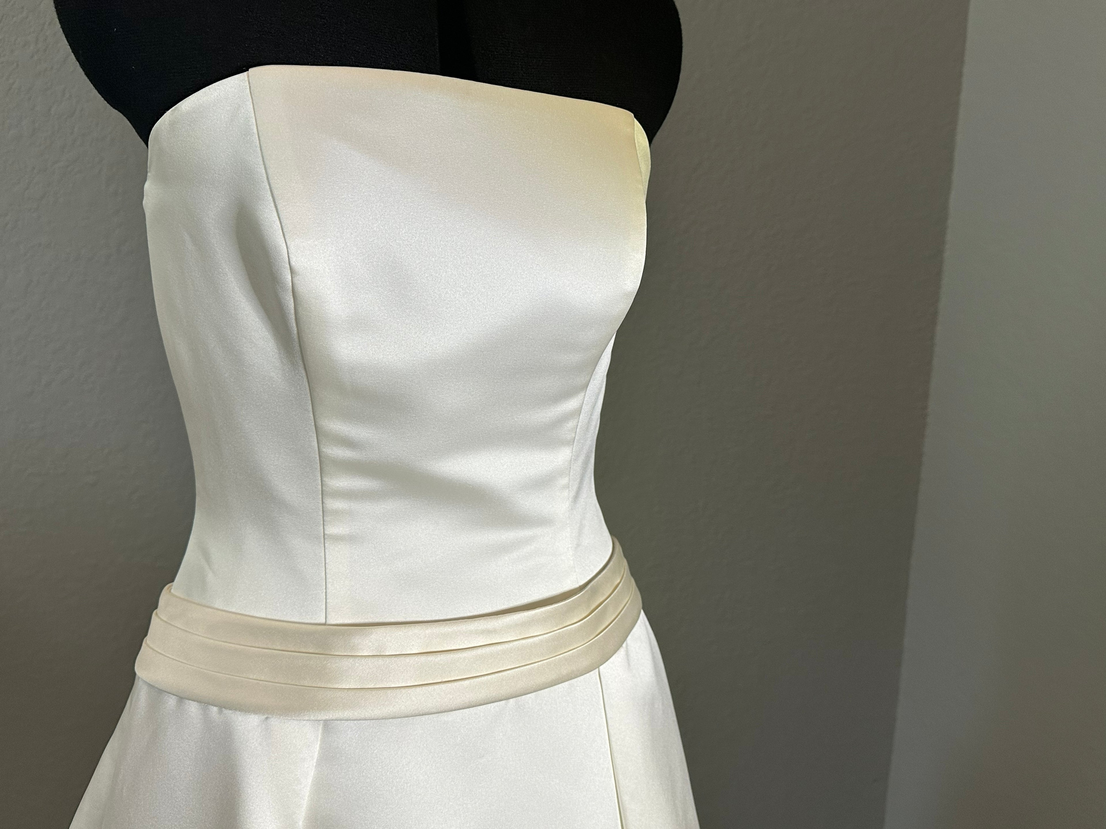Alfred Angelo Satin A-Line Wedding Dress – Strapless Gown with Button Detail & Chapel Train SIZE 8