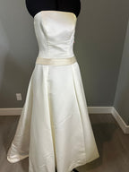 Alfred Angelo Satin A-Line Wedding Dress – Strapless Gown with Button Detail & Chapel Train SIZE 8