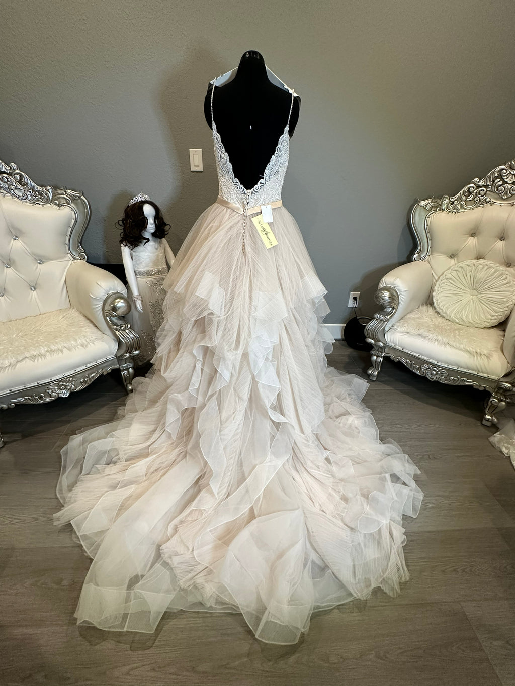 Allure Bridals Beaded Lace Wedding Dress with Tiered Tulle Skirt & Open Back SIZE 10