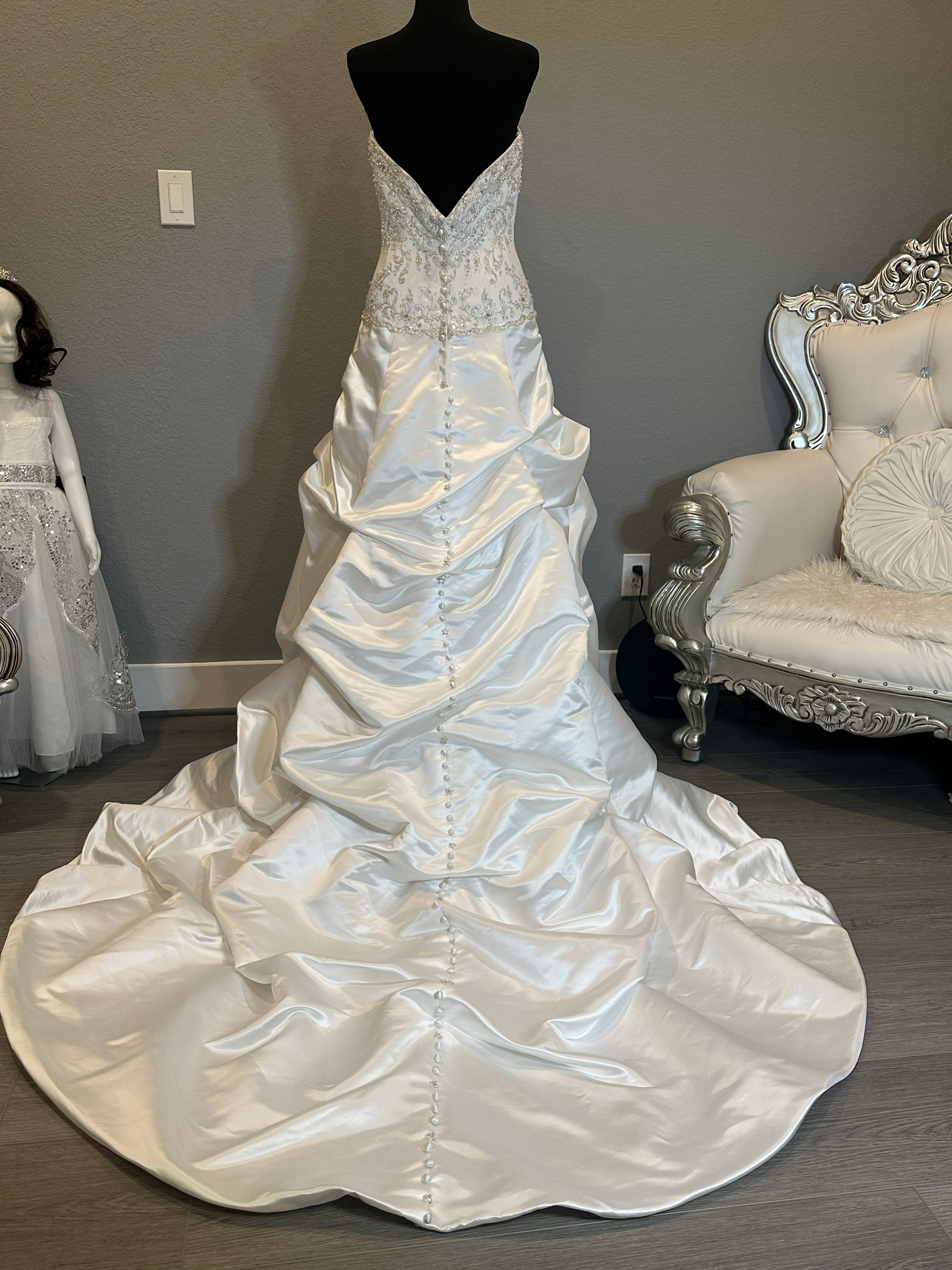 Allure Bridals Strapless Beaded Wedding Dress with Satin Ball Gown Skirt & Train SIZE 10