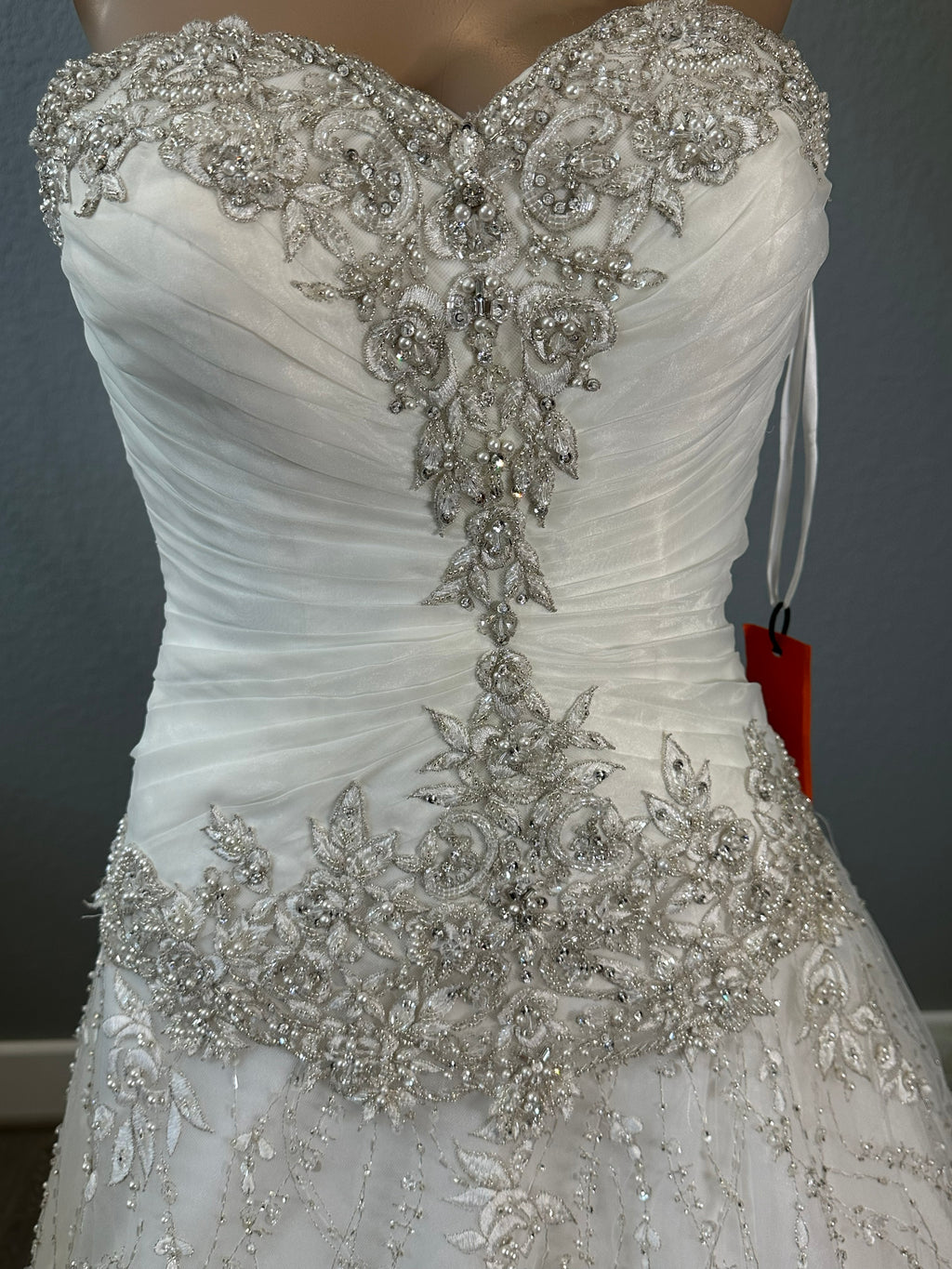 Allure Bridals Strapless Ball Gown with Sweetheart Neckline /SIZE 4