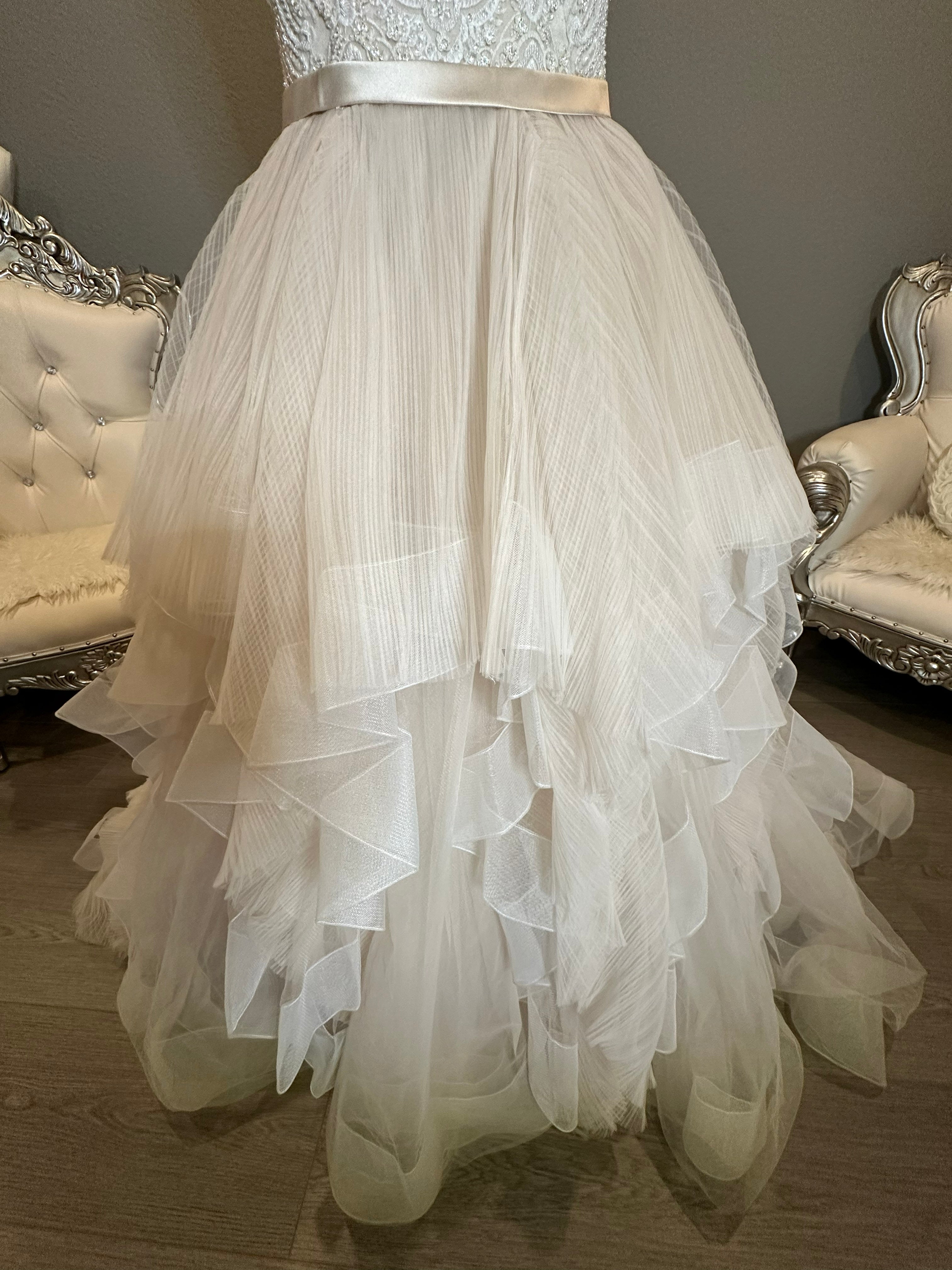 Allure Bridals Beaded Lace Wedding Dress with Tiered Tulle Skirt & Open Back SIZE 10