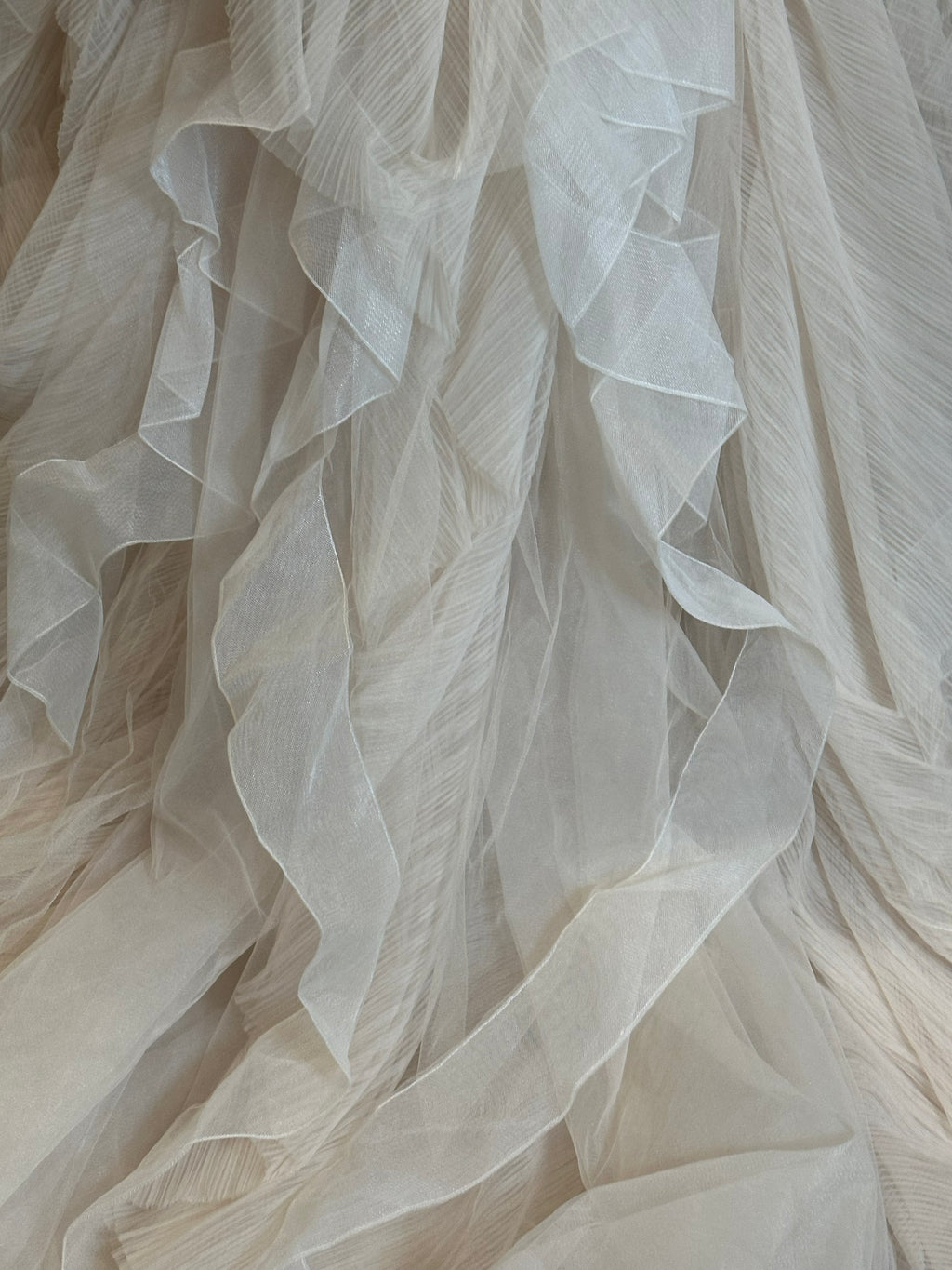 Allure Bridals Beaded Lace Wedding Dress with Tiered Tulle Skirt & Open Back SIZE 10