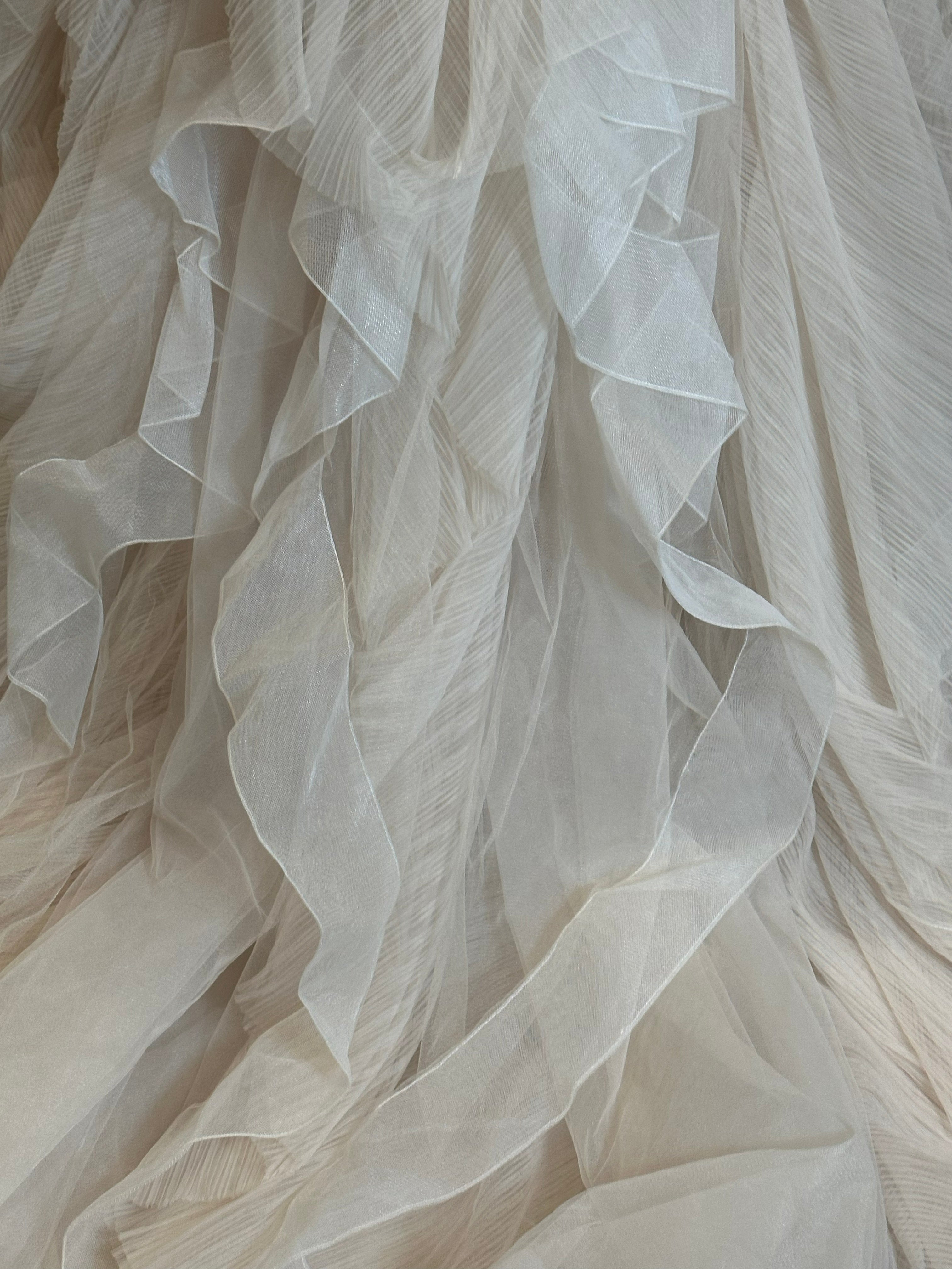 Allure Bridals Beaded Lace Wedding Dress with Tiered Tulle Skirt & Open Back SIZE 10