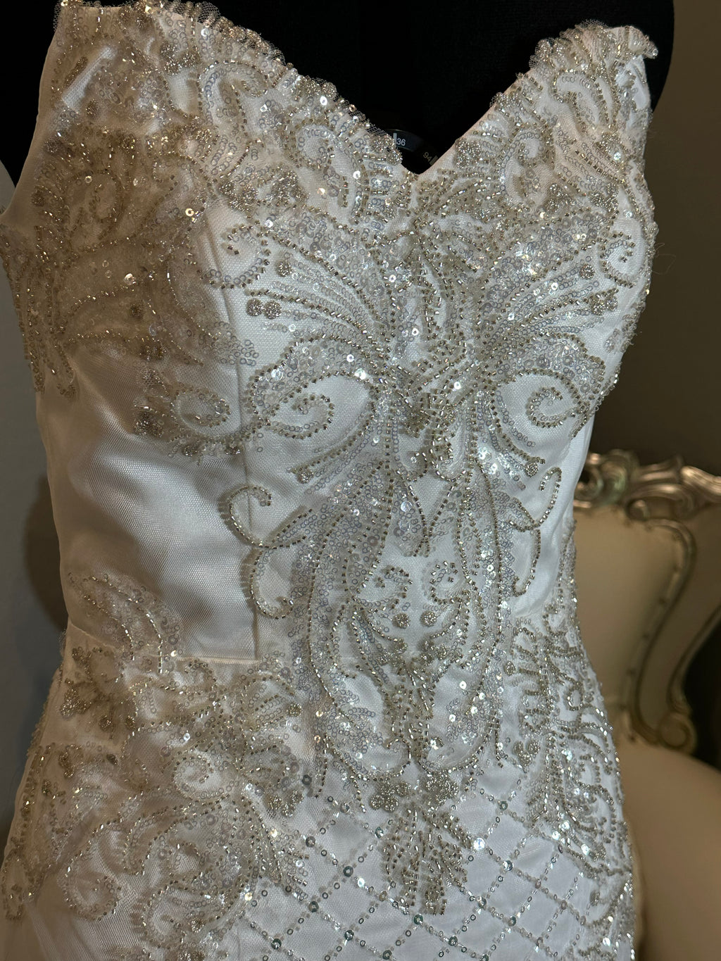 Custom Modern Mermaid-Style Wedding Gown with a Stunning Sweetheart Neckline- SIZE4