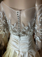 Anne Barge Petrouchka Elegant Ball Gown Wedding Dress with Beaded Illusion Bodice SIZE 8