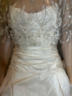 Anne Barge Petrouchka Elegant Ball Gown Wedding Dress with Beaded Illusion Bodice SIZE 8