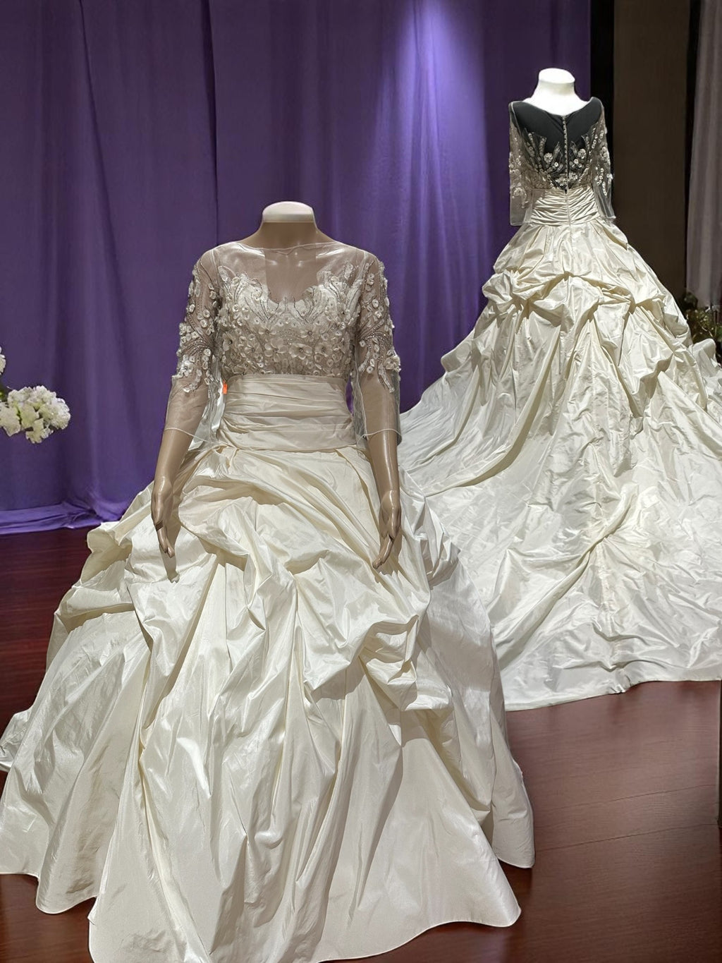 Anne Barge Petrouchka Elegant Ball Gown Wedding Dress with Beaded Illusion Bodice SIZE 8
