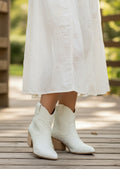 Betsey Johnson Pearl & Rhinestone Embellished Bridal Boots – Ivory Western Glam Heels- SIZE 6.5