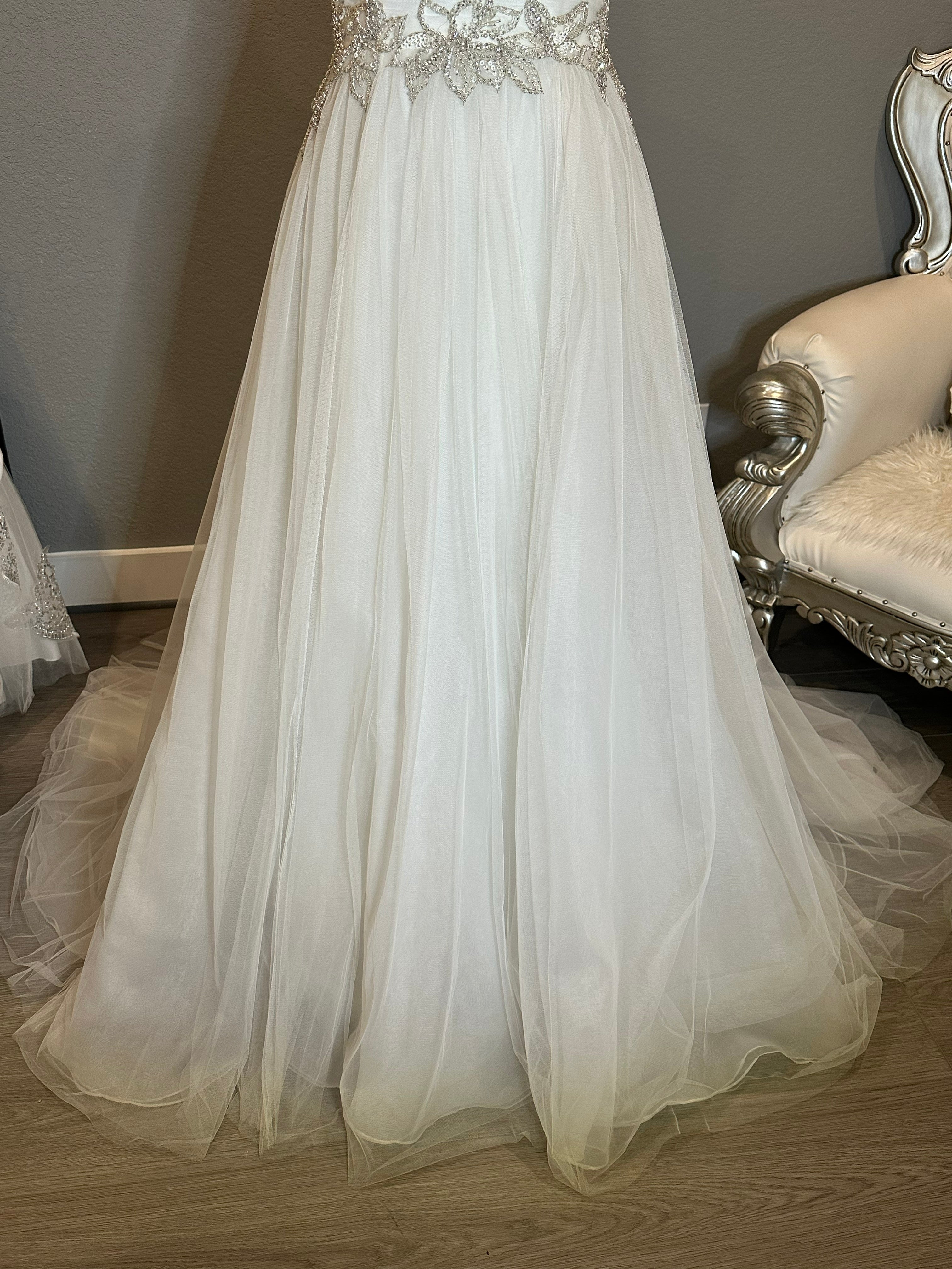 Blue by Enzoani Halifax A-Line Tulle Wedding Dress w/ Beaded Cap Sleeves & Open Back SIZE 8