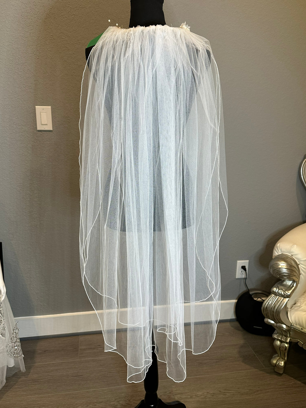Wedding Veil with Floral Crown Headpiece – Soft Tulle Bridal Veil Set with Pearl & Crystal Details
