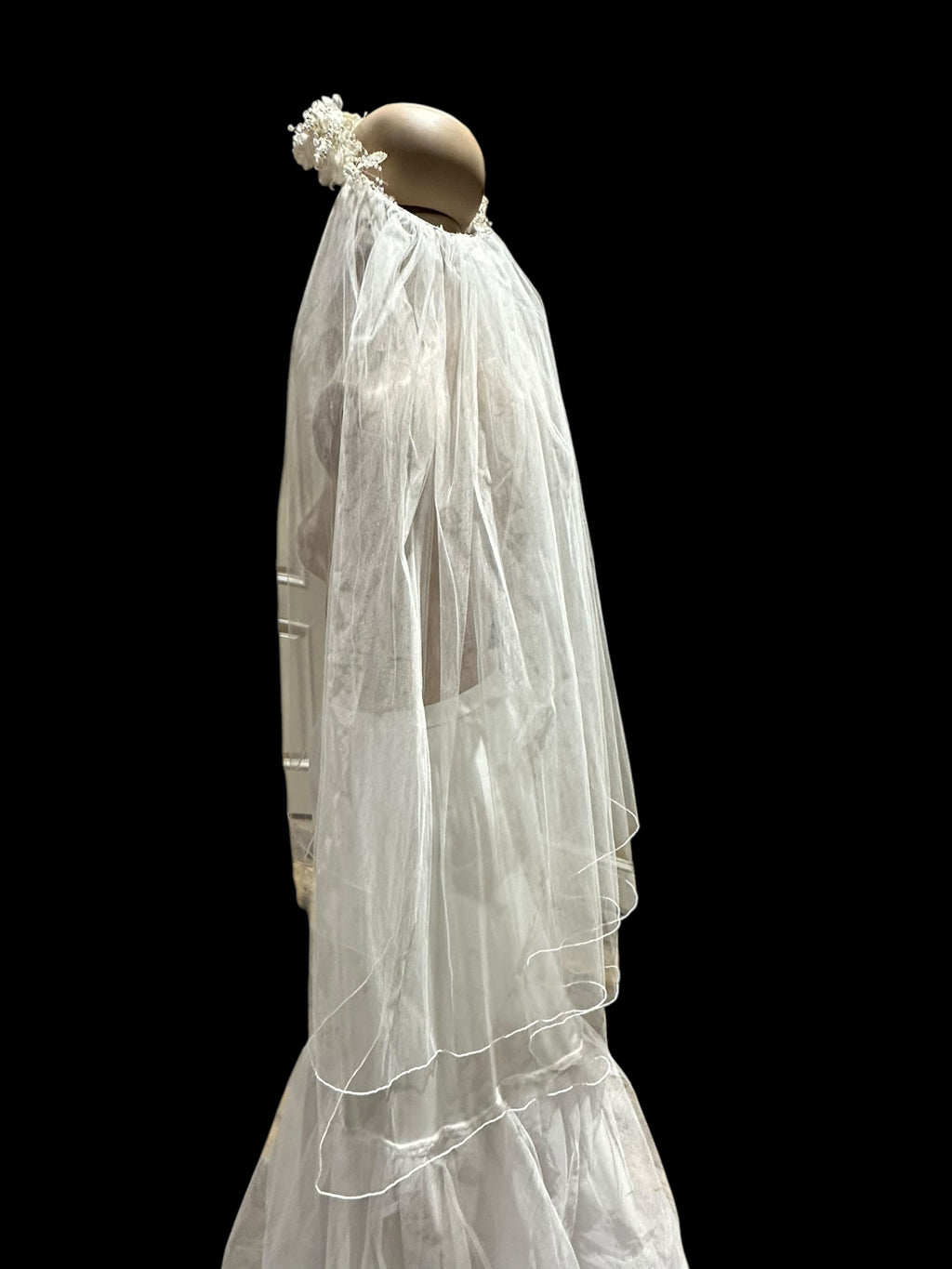 Wedding Veil with Floral Crown Headpiece – Soft Tulle Bridal Veil Set with Pearl & Crystal Details