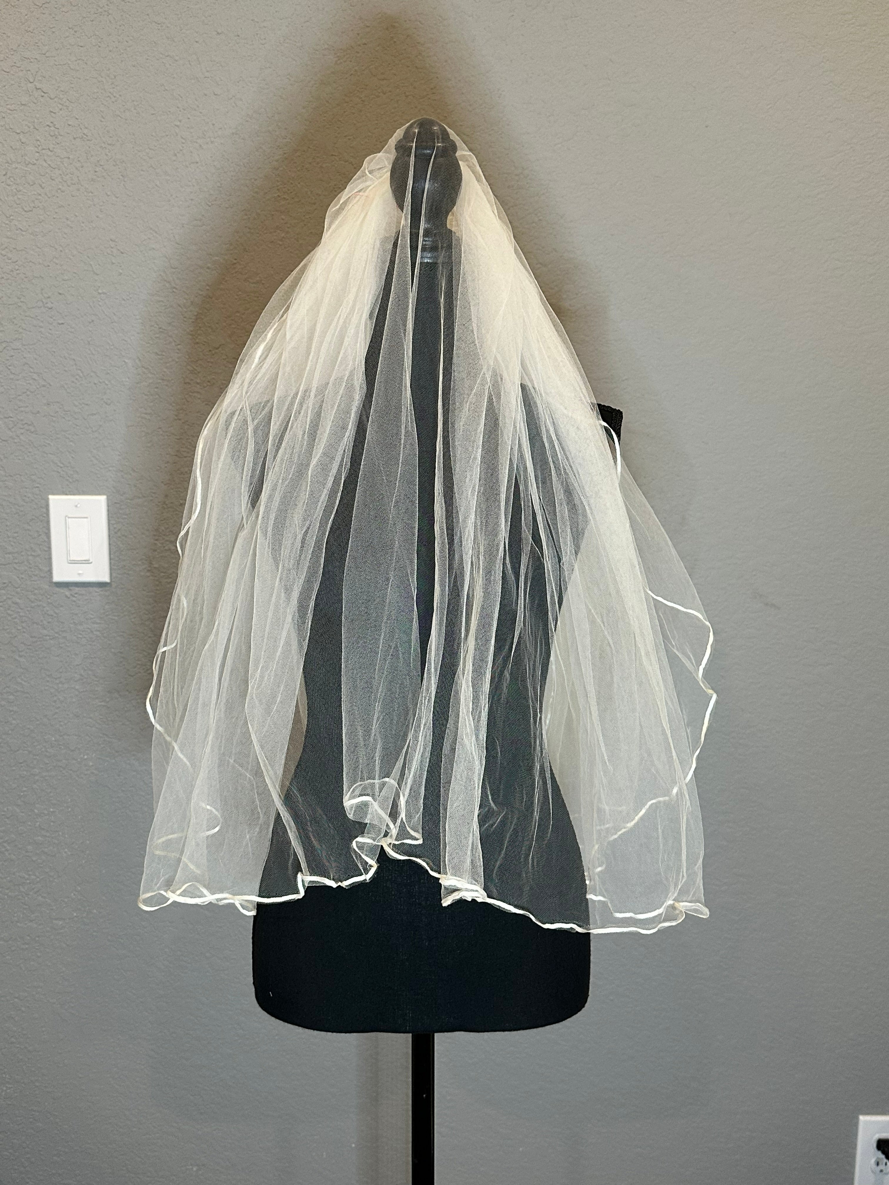 Wedding Veil with Blusher & Lace Edge – Fingertip Length Bridal Veil with Soft Tulle