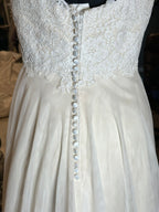 Carrrafina Removable Straps Sweetheart Neckline with A-Line Silhouette SIZE 8