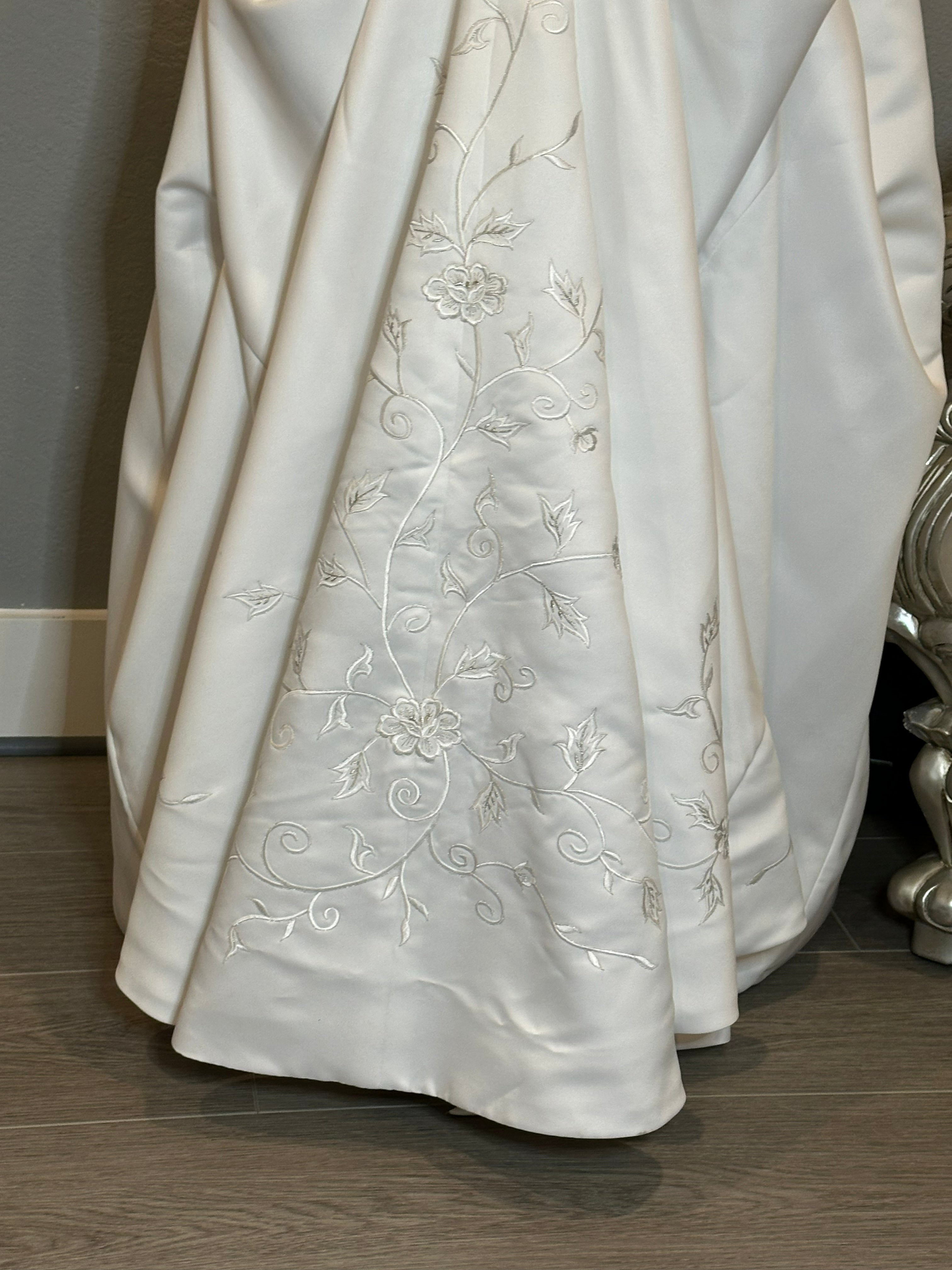 Emme Bridal Satin A-Line Wedding Dress w/ Spaghetti Straps, Corset Back & Embroidery SIZE 14