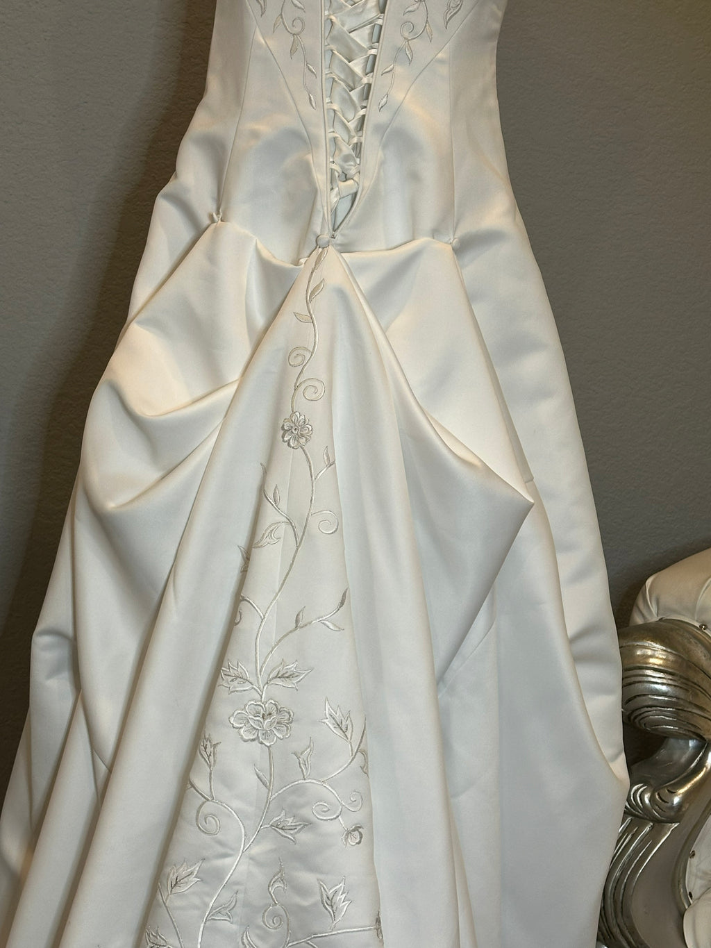 Emme Bridal Satin A-Line Wedding Dress w/ Spaghetti Straps, Corset Back & Embroidery SIZE 14