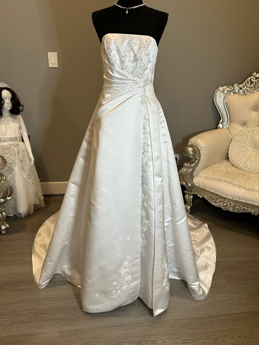 Michaelangelo David’s Bridal Strapless Satin A-Line Wedding Dress w/ Corset Back & Chapel Train SIZE 8