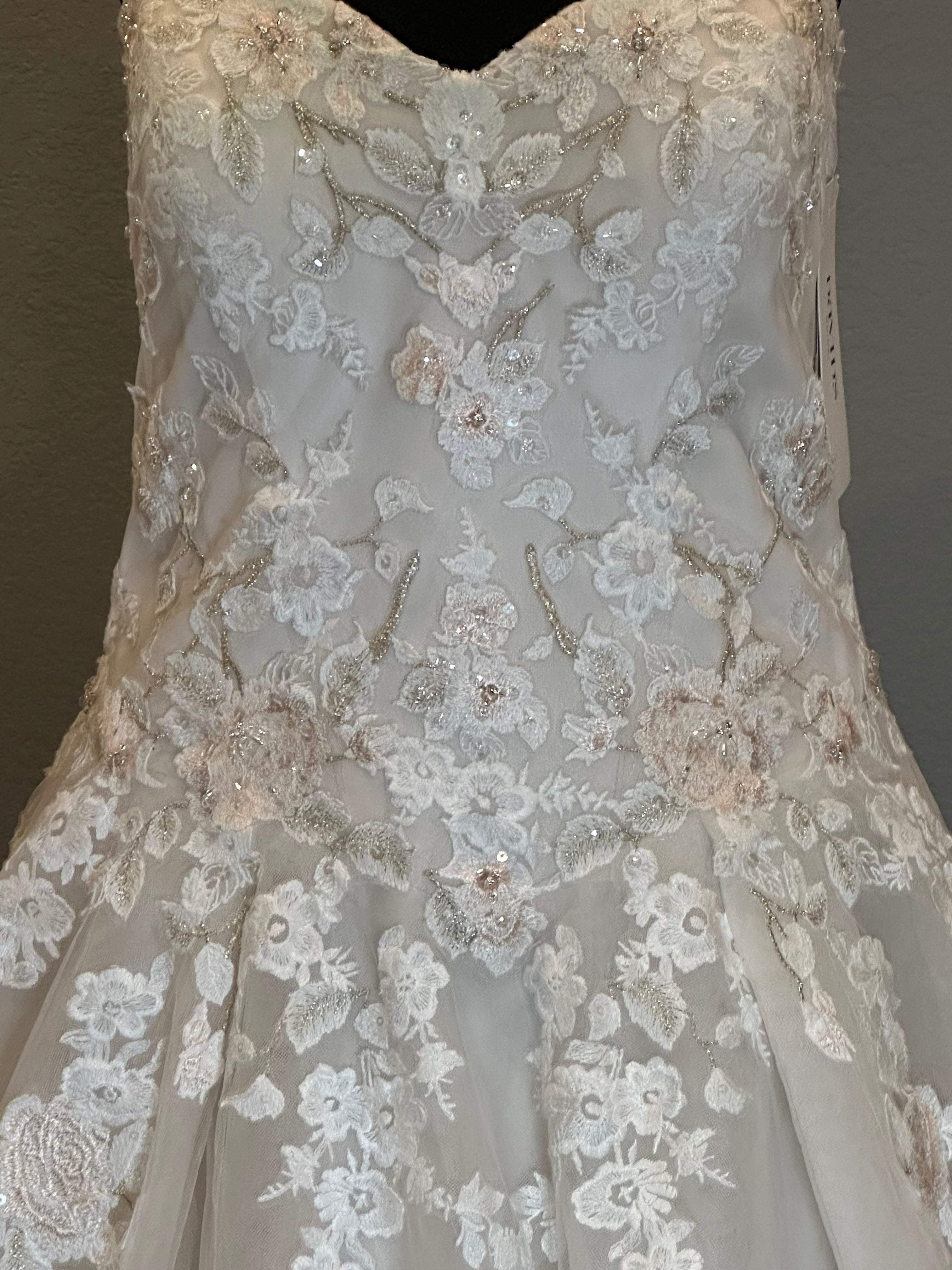 David’s Bridal Strapless Lace Ball Gown Wedding Dress with Tulle Skirt & Train SIZE 10