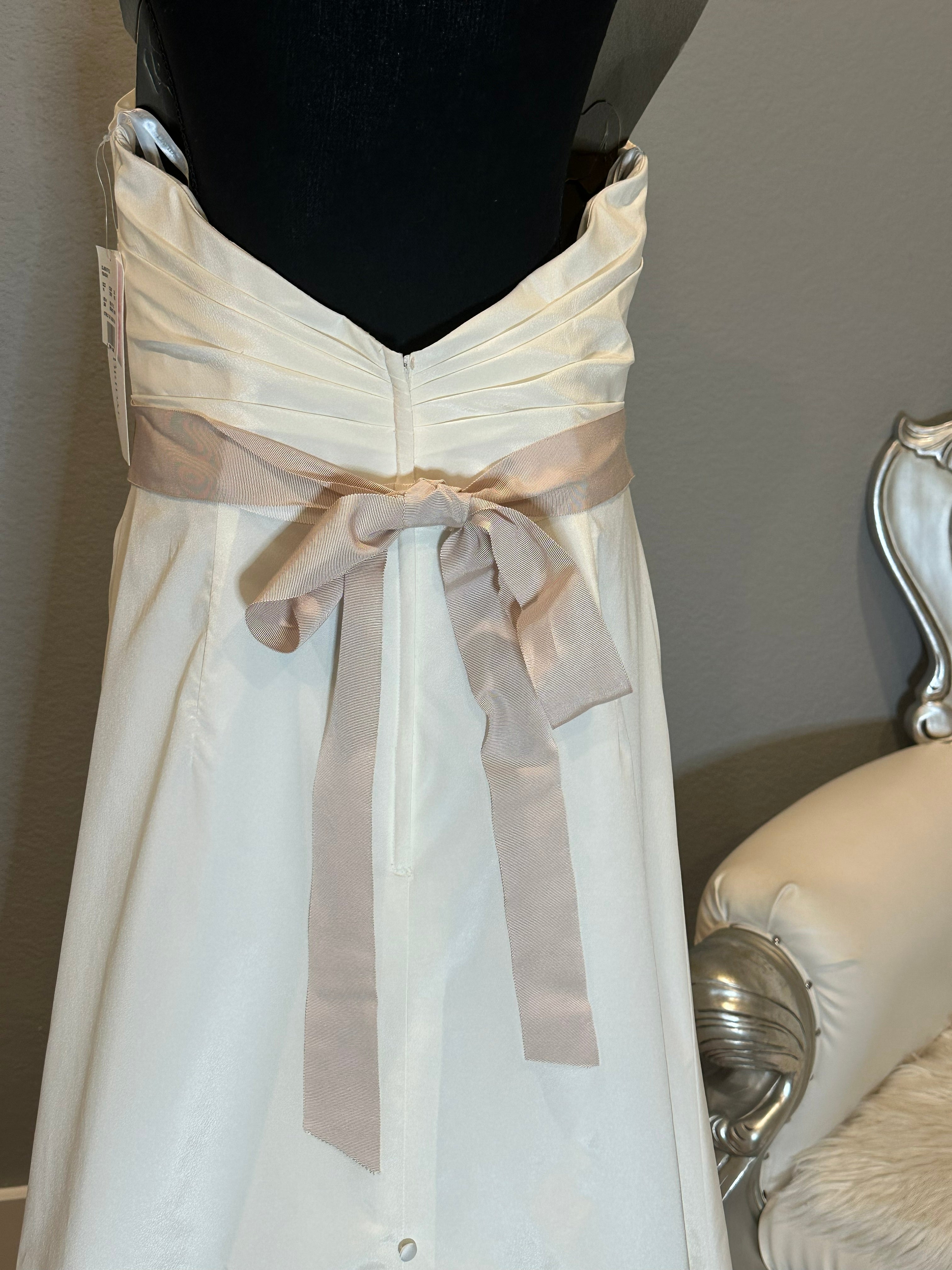 David’s Bridal Strapless Wedding Dress – Satin A-Line, Floral Waist Detail, Chapel Train- SIZE 14