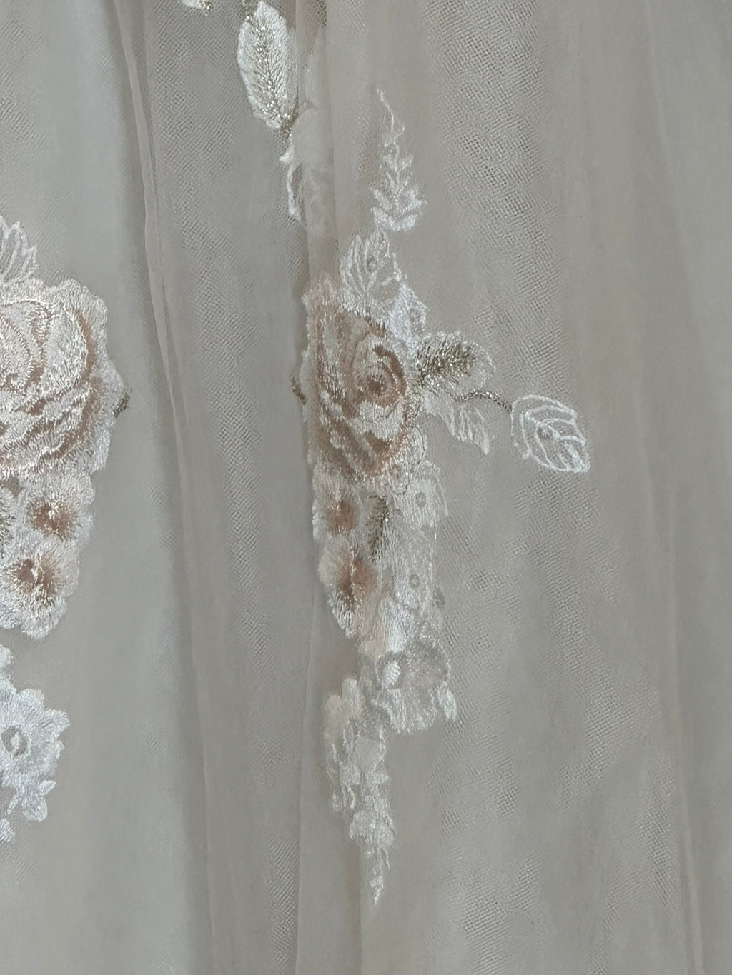 David’s Bridal Strapless Lace Ball Gown Wedding Dress with Tulle Skirt & Train SIZE 10