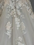 David’s Bridal Strapless Lace Ball Gown Wedding Dress with Tulle Skirt & Train SIZE 10