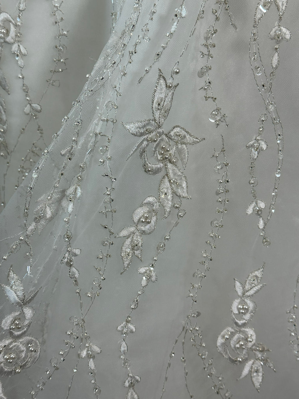 Allure Bridals Strapless Ball Gown with Sweetheart Neckline /SIZE 4