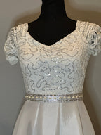 Duulce Satin & Lace Flower Girl / Junior Bridesmaid Style Dress – Short Sleeve, Beaded Waist, Ivory SIZE ADULT SMALL