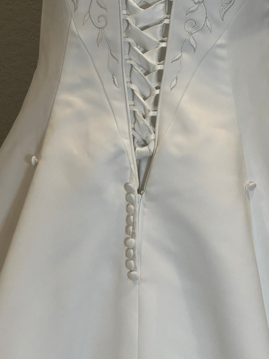 Emme Bridal Satin A-Line Wedding Dress w/ Spaghetti Straps, Corset Back & Embroidery SIZE 14
