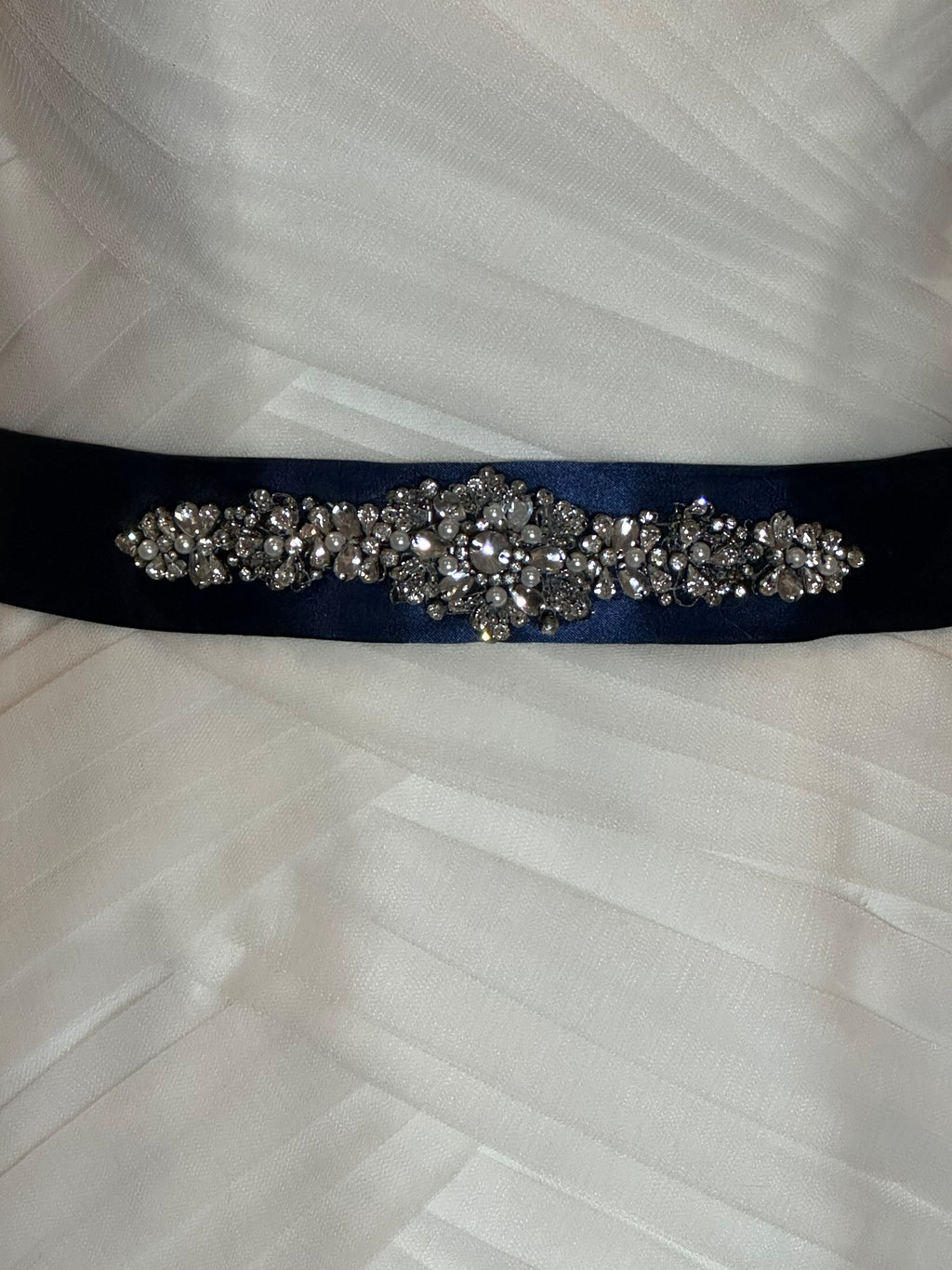 Essense of Australia Sweetheart Ruched Wedding Dress with Navy Sash & Train SIZE 10