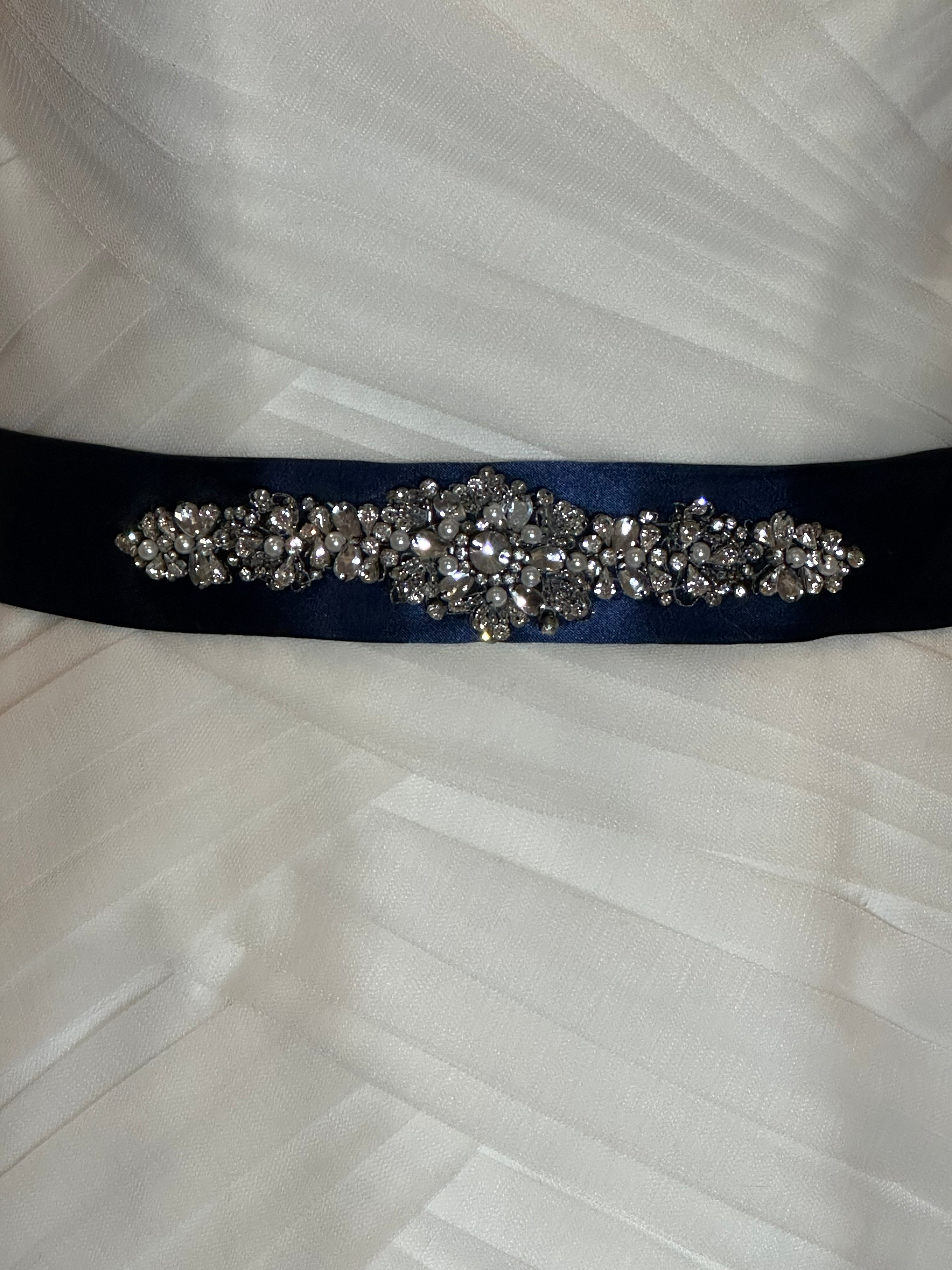 Essense of Australia Sweetheart Ruched Wedding Dress with Navy Sash & Train SIZE 10
