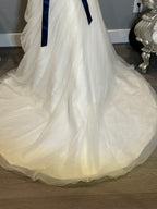 Essense of Australia Sweetheart Ruched Wedding Dress with Navy Sash & Train SIZE 10