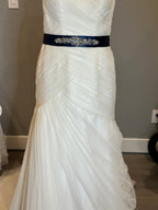 Essense of Australia Sweetheart Ruched Wedding Dress with Navy Sash & Train SIZE 10