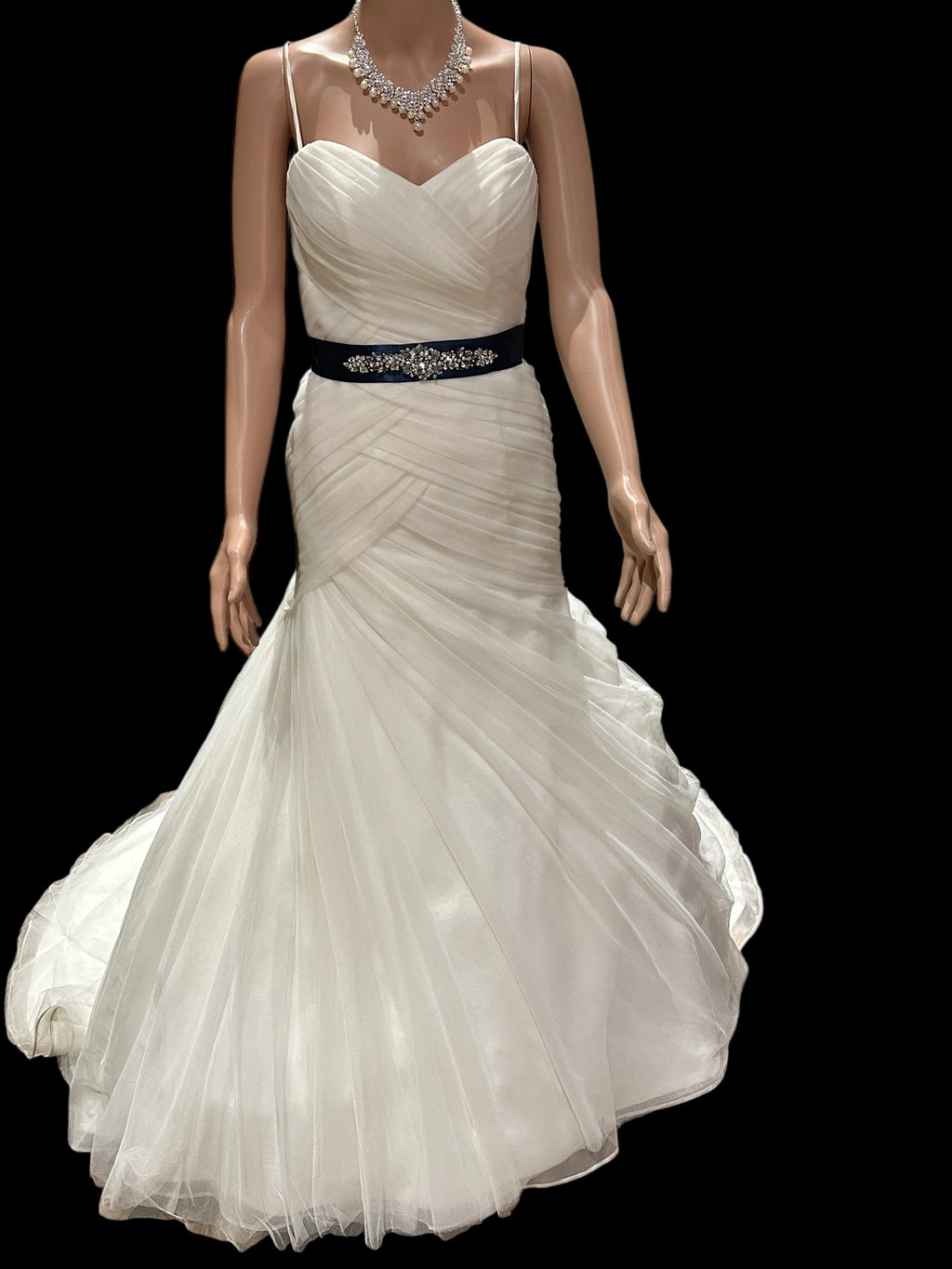 Essense of Australia Sweetheart Ruched Wedding Dress with Navy Sash & Train SIZE 10